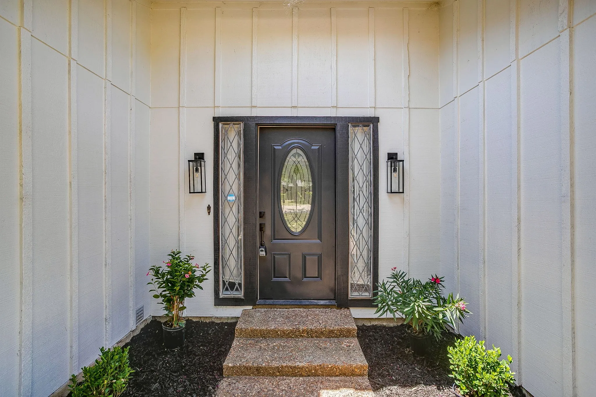 Single Family Residence For Sale in Tarrant County , 105 Lakeway Drive, Benbrook, Texas 76126, 3 Bedroom, 2 Bathroom, 2 Garage spaces, 1,630 Sqft, built in 1974, mls#21384191, Real Estate Agent in Benbrook, Homes For Sale in Tarrant county, Homes For Sale in Benbrook, Realtor in Benbrook Texas, Real Estate Brokerage Independent Realty Texas, Luminita Cordes Realtor