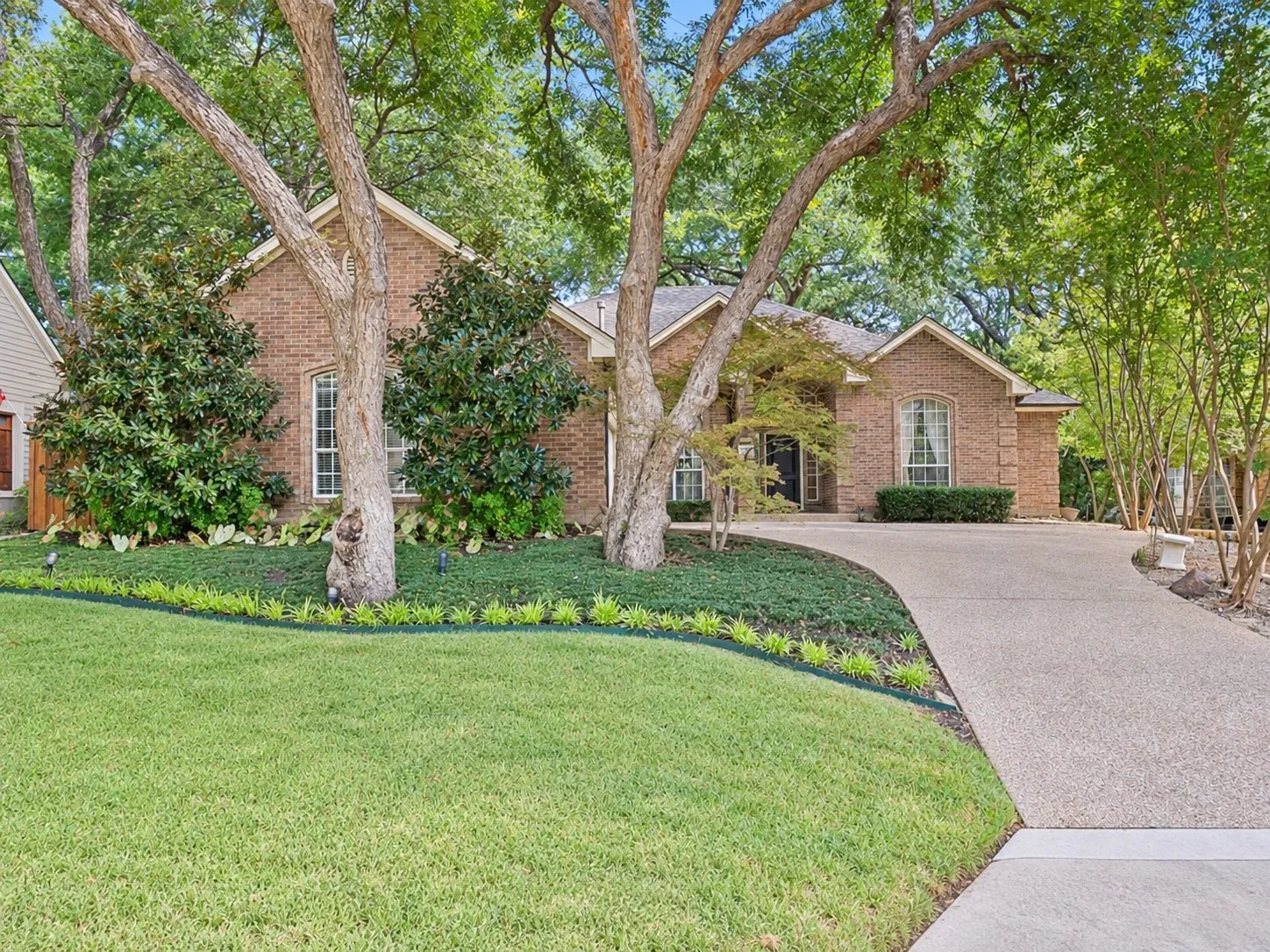 Single Family Residence For Sale in Collin County , 2702 Woodstream Lane, Mc Kinney, Texas 75072, 3 Bedroom, 3 Bathroom, 2 Garage spaces, 2,778 Sqft, built in 1991, mls#21384094, Real Estate Agent in Mc Kinney, Homes For Sale in Collin county, Homes For Sale in Mc Kinney, Realtor in Mc Kinney Texas, Real Estate Brokerage Independent Realty Texas, Luminita Cordes Realtor