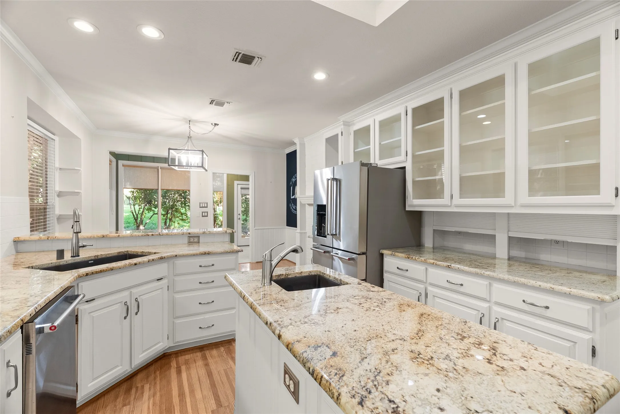 Single Family Residence For Sale in Collin County , 2702 Woodstream Lane, Mc Kinney, Texas 75072, 3 Bedroom, 3 Bathroom, 2 Garage spaces, 2,778 Sqft, built in 1991, mls#21384094, Real Estate Agent in Mc Kinney, Homes For Sale in Collin county, Homes For Sale in Mc Kinney, Realtor in Mc Kinney Texas, Real Estate Brokerage Independent Realty Texas, Luminita Cordes Realtor