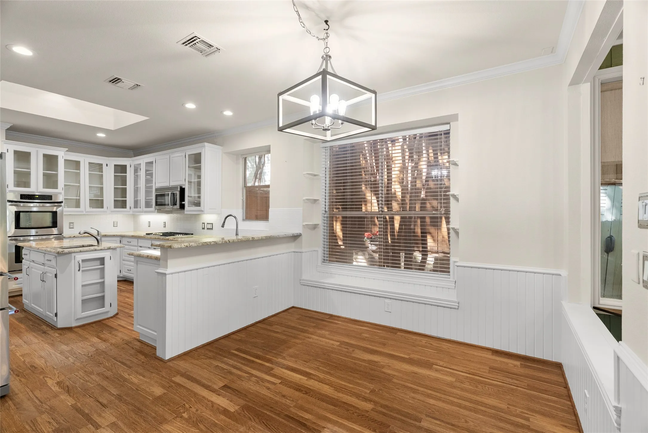 Single Family Residence For Sale in Collin County , 2702 Woodstream Lane, Mc Kinney, Texas 75072, 3 Bedroom, 3 Bathroom, 2 Garage spaces, 2,778 Sqft, built in 1991, mls#21384094, Real Estate Agent in Mc Kinney, Homes For Sale in Collin county, Homes For Sale in Mc Kinney, Realtor in Mc Kinney Texas, Real Estate Brokerage Independent Realty Texas, Luminita Cordes Realtor