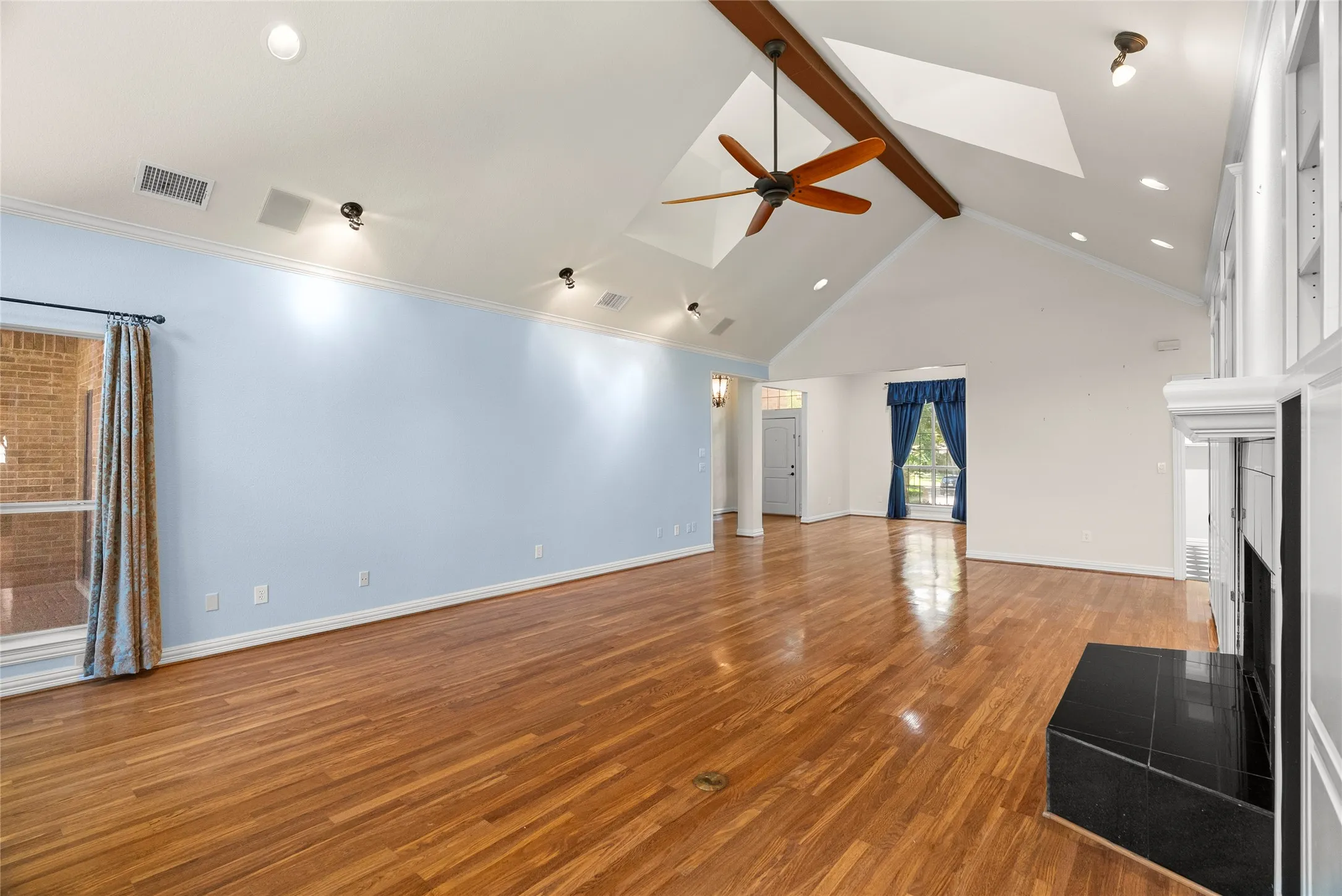 Single Family Residence For Sale in Collin County , 2702 Woodstream Lane, Mc Kinney, Texas 75072, 3 Bedroom, 3 Bathroom, 2 Garage spaces, 2,778 Sqft, built in 1991, mls#21384094, Real Estate Agent in Mc Kinney, Homes For Sale in Collin county, Homes For Sale in Mc Kinney, Realtor in Mc Kinney Texas, Real Estate Brokerage Independent Realty Texas, Luminita Cordes Realtor