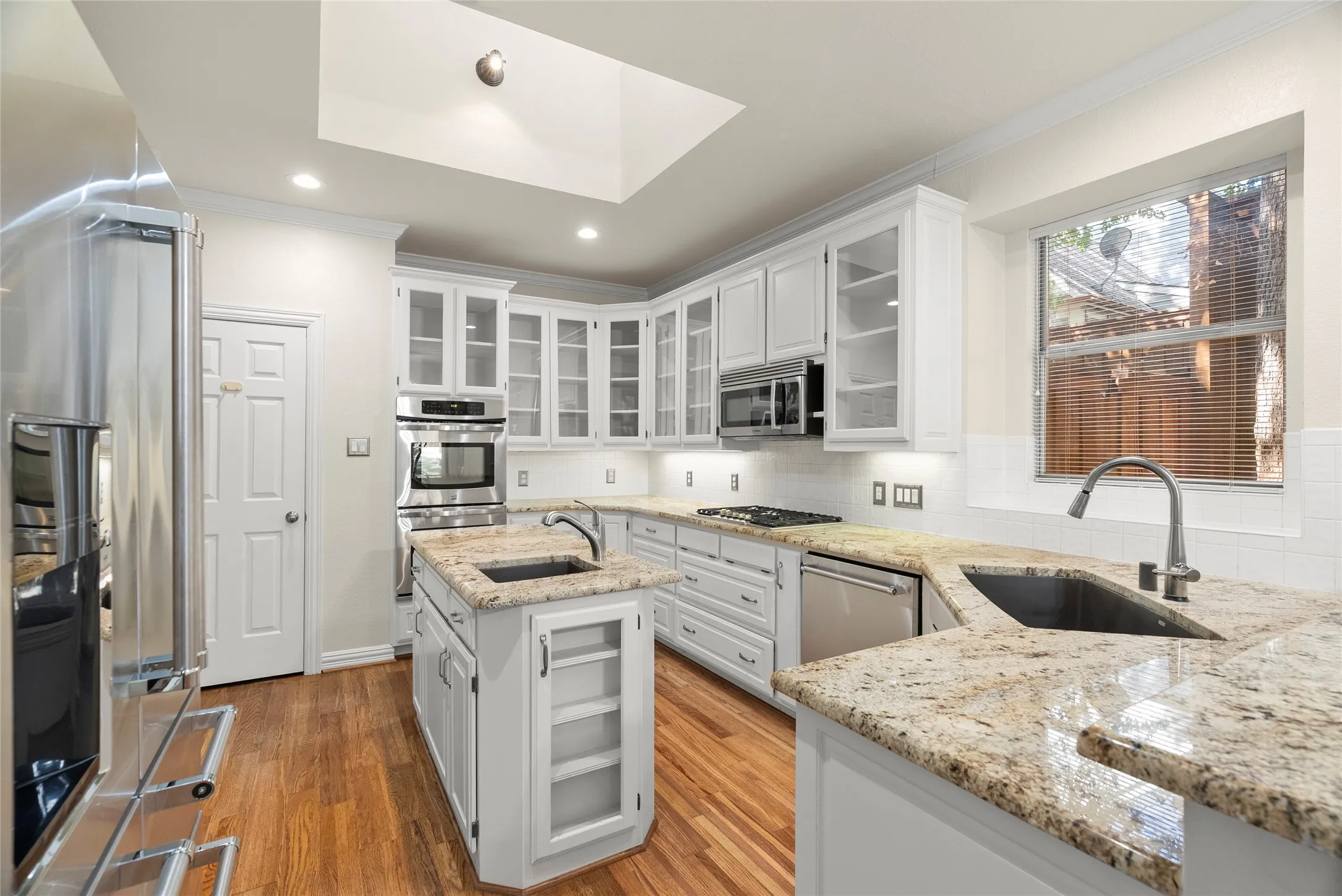 Single Family Residence For Sale in Collin County , 2702 Woodstream Lane, Mc Kinney, Texas 75072, 3 Bedroom, 3 Bathroom, 2 Garage spaces, 2,778 Sqft, built in 1991, mls#21384094, Real Estate Agent in Mc Kinney, Homes For Sale in Collin county, Homes For Sale in Mc Kinney, Realtor in Mc Kinney Texas, Real Estate Brokerage Independent Realty Texas, Luminita Cordes Realtor