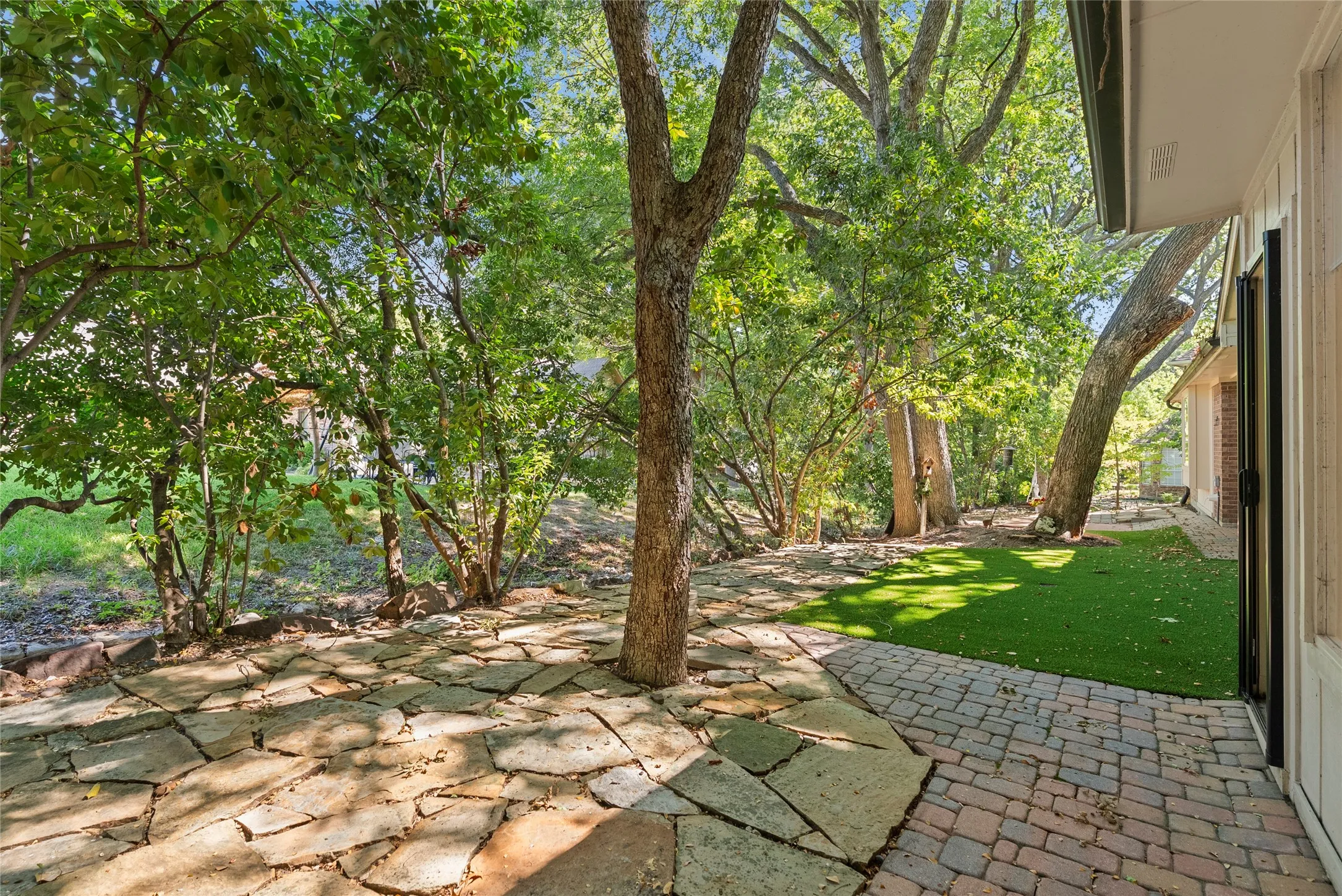 Single Family Residence For Sale in Collin County , 2702 Woodstream Lane, Mc Kinney, Texas 75072, 3 Bedroom, 3 Bathroom, 2 Garage spaces, 2,778 Sqft, built in 1991, mls#21384094, Real Estate Agent in Mc Kinney, Homes For Sale in Collin county, Homes For Sale in Mc Kinney, Realtor in Mc Kinney Texas, Real Estate Brokerage Independent Realty Texas, Luminita Cordes Realtor