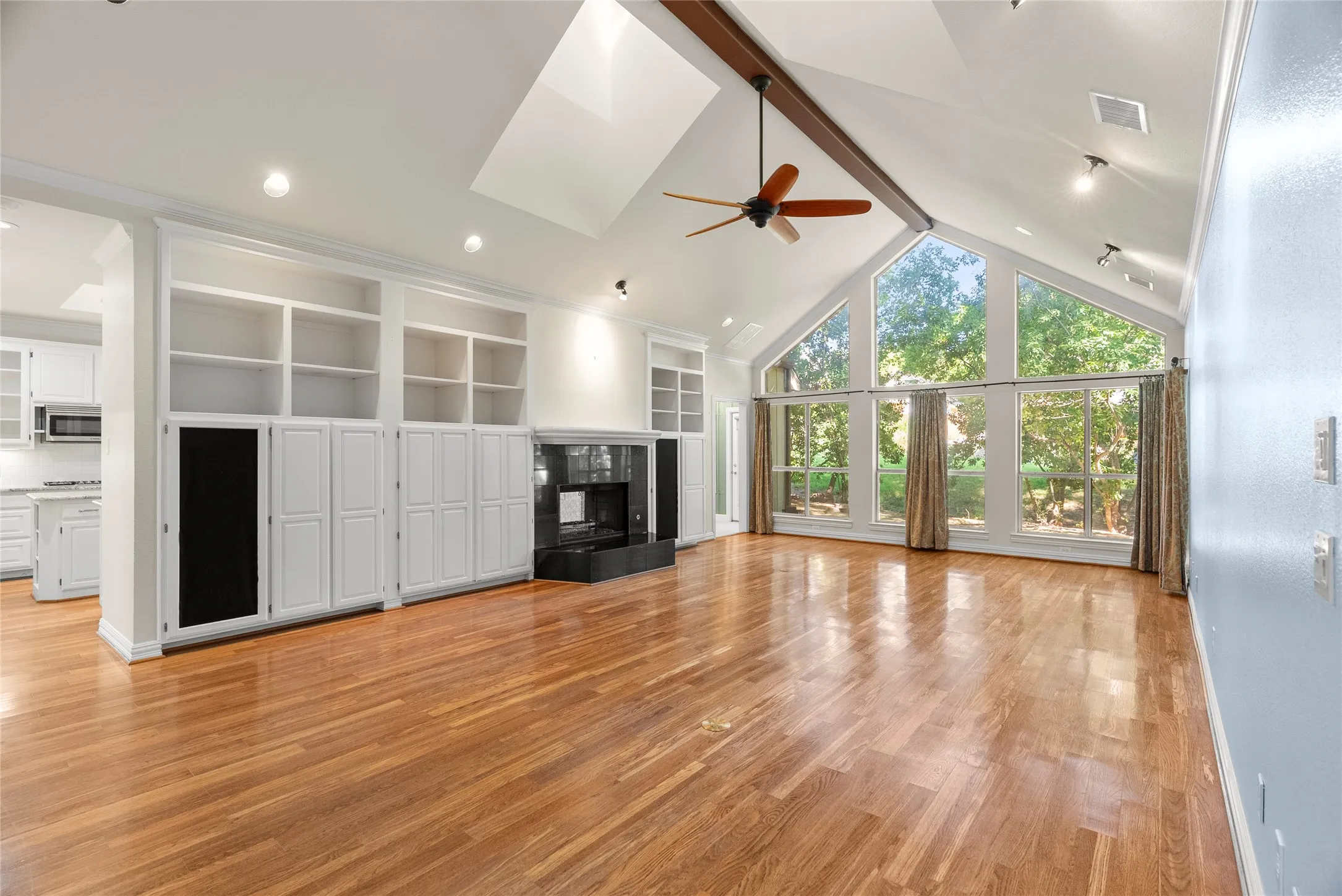 Single Family Residence For Sale in Collin County , 2702 Woodstream Lane, Mc Kinney, Texas 75072, 3 Bedroom, 3 Bathroom, 2 Garage spaces, 2,778 Sqft, built in 1991, mls#21384094, Real Estate Agent in Mc Kinney, Homes For Sale in Collin county, Homes For Sale in Mc Kinney, Realtor in Mc Kinney Texas, Real Estate Brokerage Independent Realty Texas, Luminita Cordes Realtor