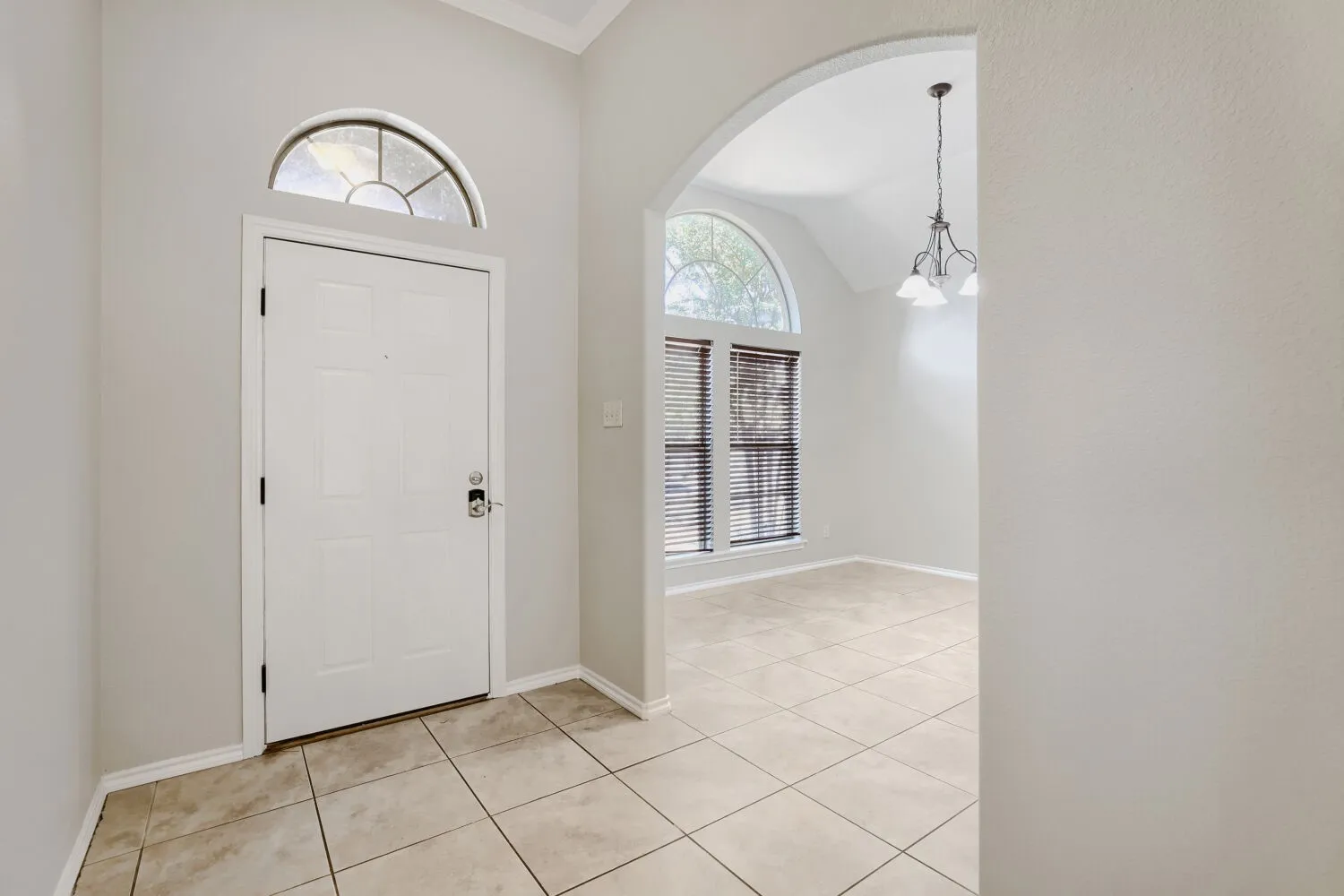Single Family Residence For Sale in Tarrant County , 1104 Irwin Drive, Hurst, Texas 76053, 4 Bedroom, 2 Bathroom, 2 Garage spaces, 1,999 Sqft, built in 2006, mls#21382688, Real Estate Agent in Hurst, Homes For Sale in Tarrant county, Homes For Sale in Hurst, Realtor in Hurst Texas, Real Estate Brokerage Independent Realty Texas, Luminita Cordes Realtor