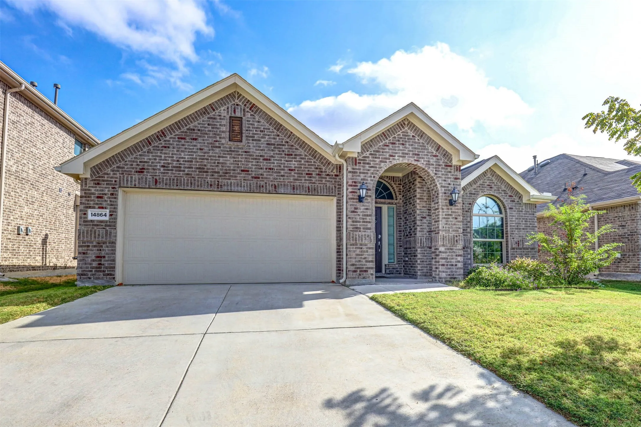 Single Family Residence For Sale in Denton County , 14864 Gilley Lane, Fort Worth, Texas 76052, 3 Bedroom, 2 Bathroom, 2 Garage spaces, 2,048 Sqft, built in 2020, mls#21380163, Real Estate Agent in Fort Worth, Homes For Sale in Denton county, Homes For Sale in Fort Worth, Realtor in Fort Worth Texas, Real Estate Brokerage Independent Realty Texas, Luminita Cordes Realtor