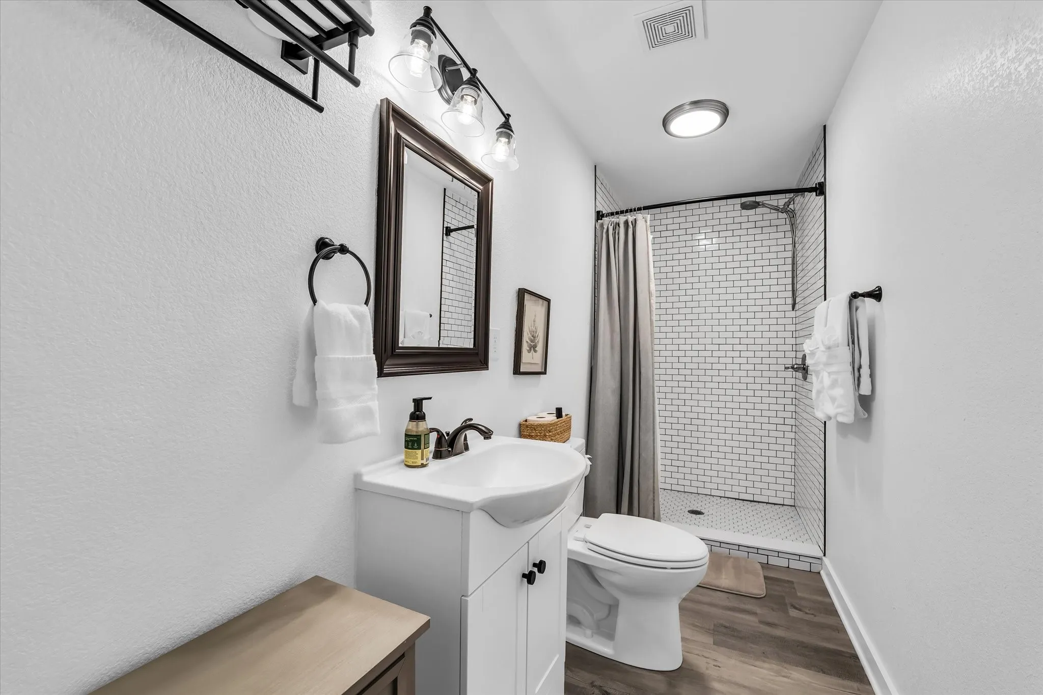 Single Family Residence For Sale in Mc Lennan County , 621 S 9th Street, Waco, Texas 76706, 5 Bedroom, 2 Bathroom, Garage spaces, 1,795 Sqft, built in 1920, mls#21383540, Real Estate Agent in Waco, Homes For Sale in Mc Lennan county, Homes For Sale in Waco, Realtor in Waco Texas, Real Estate Brokerage Independent Realty Texas, Luminita Cordes Realtor