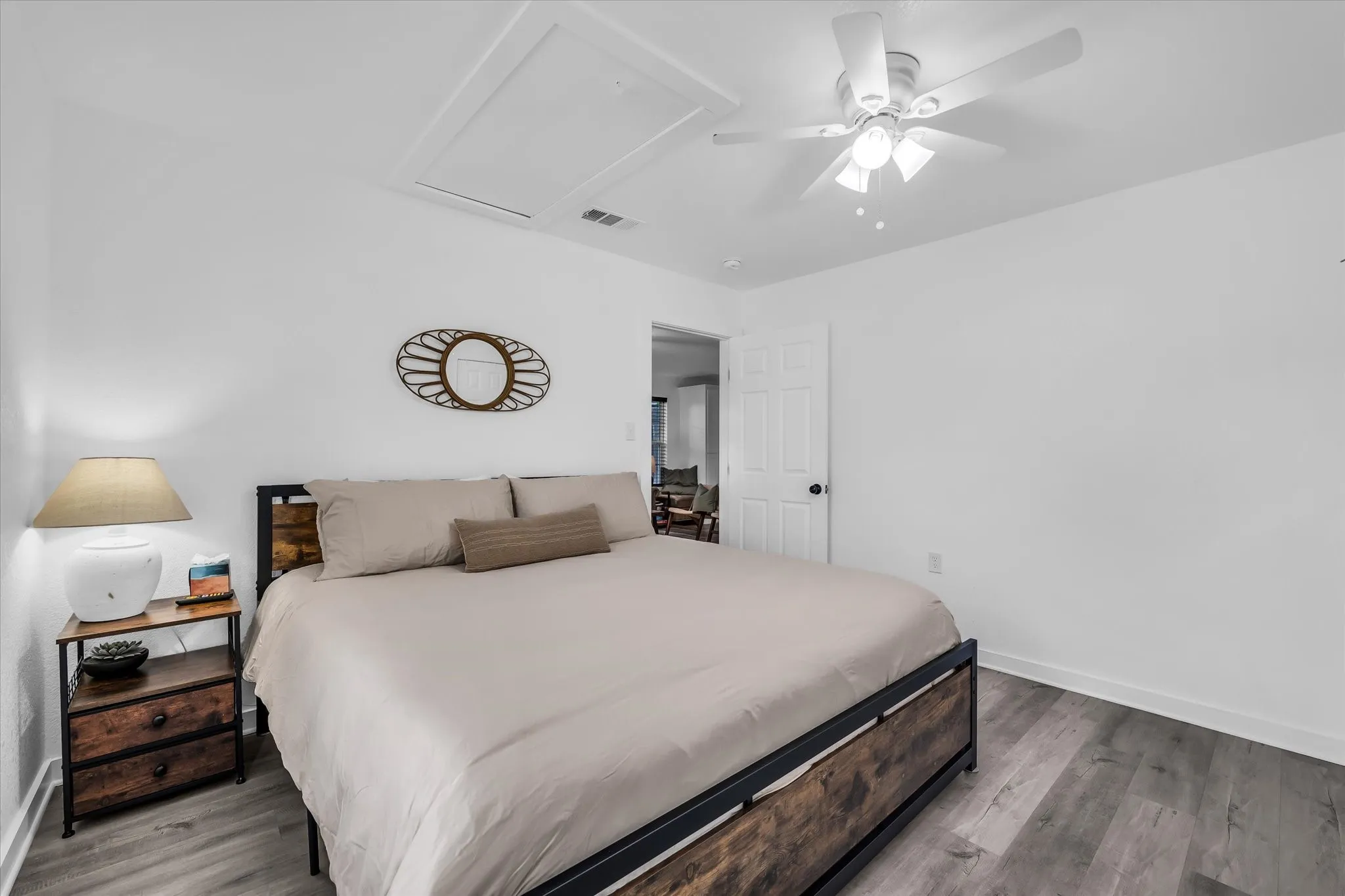 Single Family Residence For Sale in Mc Lennan County , 621 S 9th Street, Waco, Texas 76706, 5 Bedroom, 2 Bathroom, Garage spaces, 1,795 Sqft, built in 1920, mls#21383540, Real Estate Agent in Waco, Homes For Sale in Mc Lennan county, Homes For Sale in Waco, Realtor in Waco Texas, Real Estate Brokerage Independent Realty Texas, Luminita Cordes Realtor