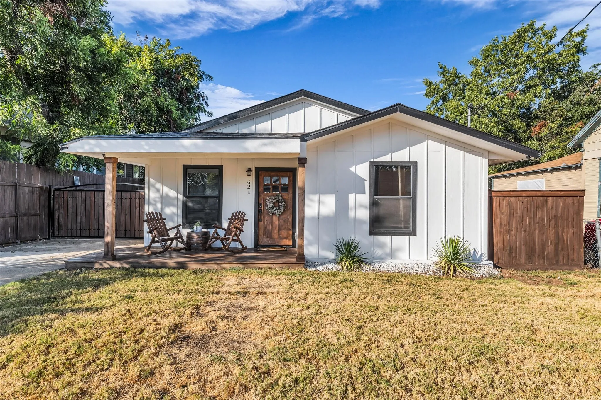 Single Family Residence For Sale in Mc Lennan County , 621 S 9th Street, Waco, Texas 76706, 5 Bedroom, 2 Bathroom, Garage spaces, 1,795 Sqft, built in 1920, mls#21383540, Real Estate Agent in Waco, Homes For Sale in Mc Lennan county, Homes For Sale in Waco, Realtor in Waco Texas, Real Estate Brokerage Independent Realty Texas, Luminita Cordes Realtor