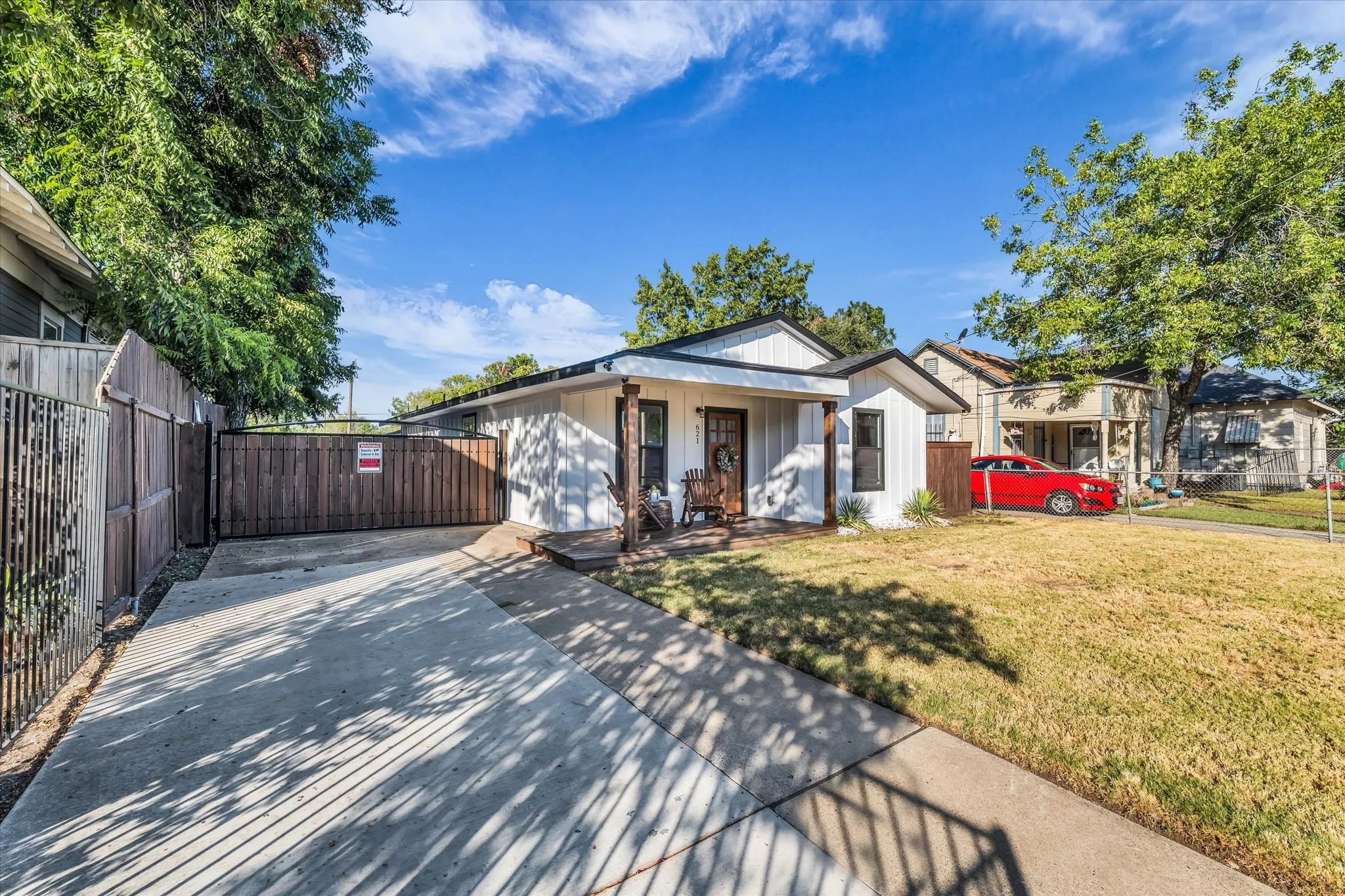 Single Family Residence For Sale in Mc Lennan County , 621 S 9th Street, Waco, Texas 76706, 5 Bedroom, 2 Bathroom, Garage spaces, 1,795 Sqft, built in 1920, mls#21383540, Real Estate Agent in Waco, Homes For Sale in Mc Lennan county, Homes For Sale in Waco, Realtor in Waco Texas, Real Estate Brokerage Independent Realty Texas, Luminita Cordes Realtor