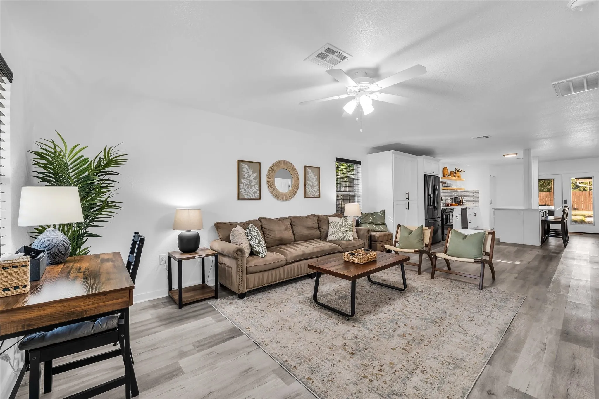 Single Family Residence For Sale in Mc Lennan County , 621 S 9th Street, Waco, Texas 76706, 5 Bedroom, 2 Bathroom, Garage spaces, 1,795 Sqft, built in 1920, mls#21383540, Real Estate Agent in Waco, Homes For Sale in Mc Lennan county, Homes For Sale in Waco, Realtor in Waco Texas, Real Estate Brokerage Independent Realty Texas, Luminita Cordes Realtor