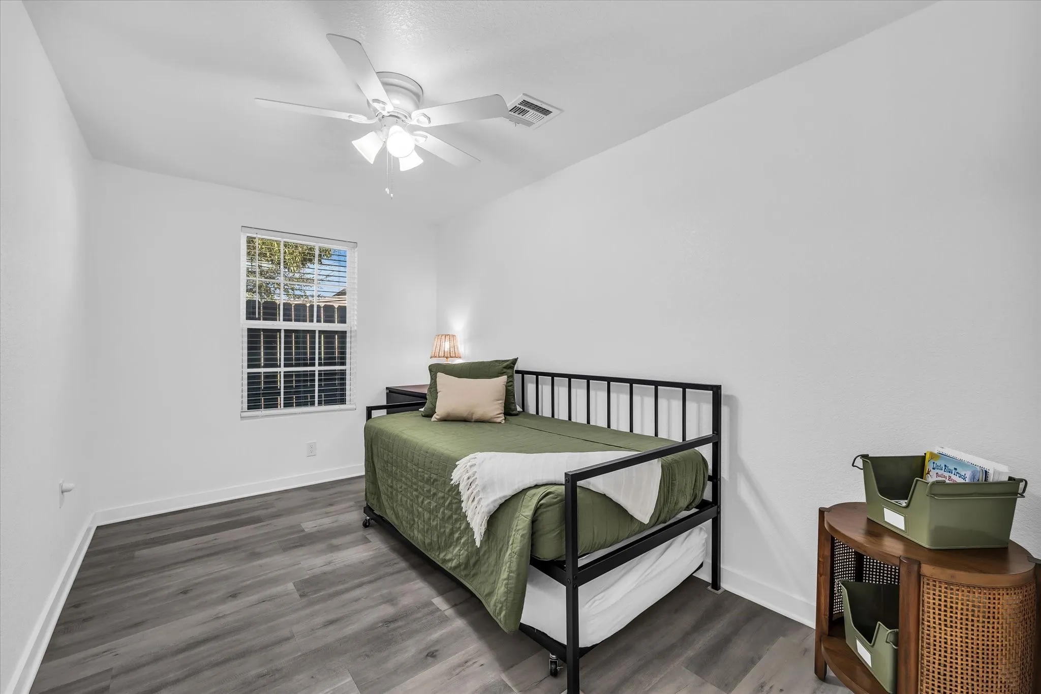 Single Family Residence For Sale in Mc Lennan County , 621 S 9th Street, Waco, Texas 76706, 5 Bedroom, 2 Bathroom, Garage spaces, 1,795 Sqft, built in 1920, mls#21383540, Real Estate Agent in Waco, Homes For Sale in Mc Lennan county, Homes For Sale in Waco, Realtor in Waco Texas, Real Estate Brokerage Independent Realty Texas, Luminita Cordes Realtor