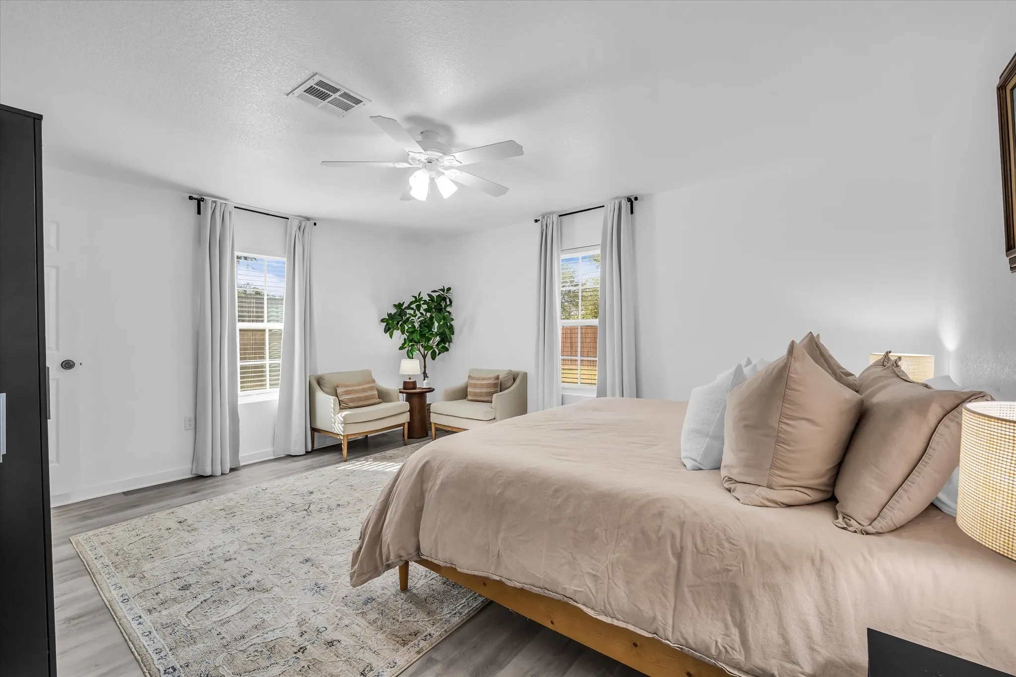 Single Family Residence For Sale in Mc Lennan County , 621 S 9th Street, Waco, Texas 76706, 5 Bedroom, 2 Bathroom, Garage spaces, 1,795 Sqft, built in 1920, mls#21383540, Real Estate Agent in Waco, Homes For Sale in Mc Lennan county, Homes For Sale in Waco, Realtor in Waco Texas, Real Estate Brokerage Independent Realty Texas, Luminita Cordes Realtor
