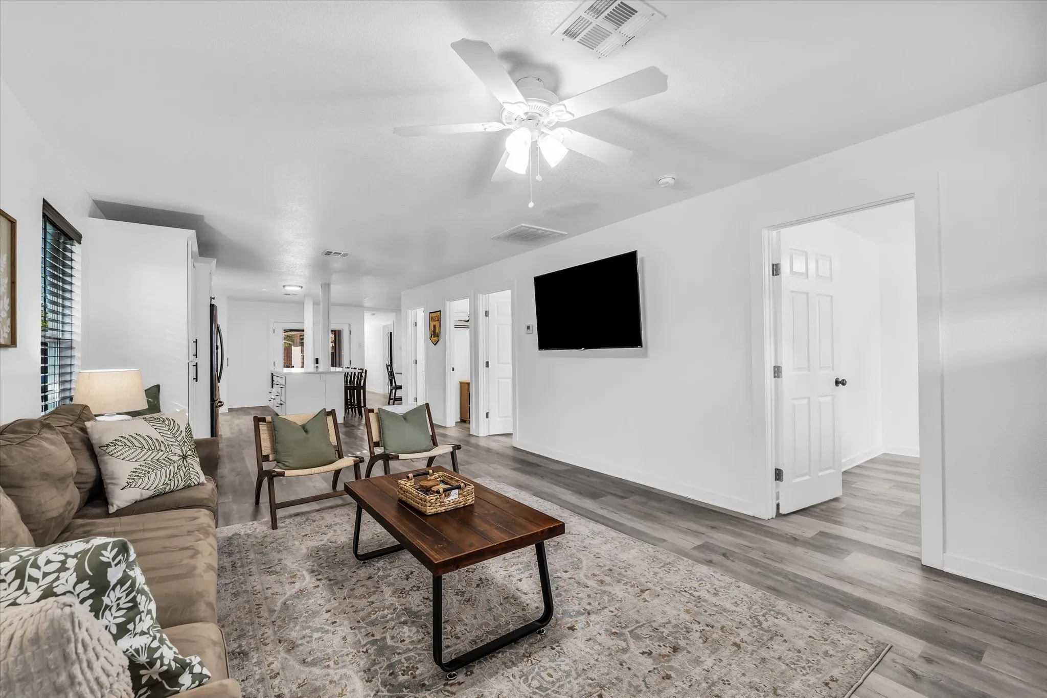 Single Family Residence For Sale in Mc Lennan County , 621 S 9th Street, Waco, Texas 76706, 5 Bedroom, 2 Bathroom, Garage spaces, 1,795 Sqft, built in 1920, mls#21383540, Real Estate Agent in Waco, Homes For Sale in Mc Lennan county, Homes For Sale in Waco, Realtor in Waco Texas, Real Estate Brokerage Independent Realty Texas, Luminita Cordes Realtor