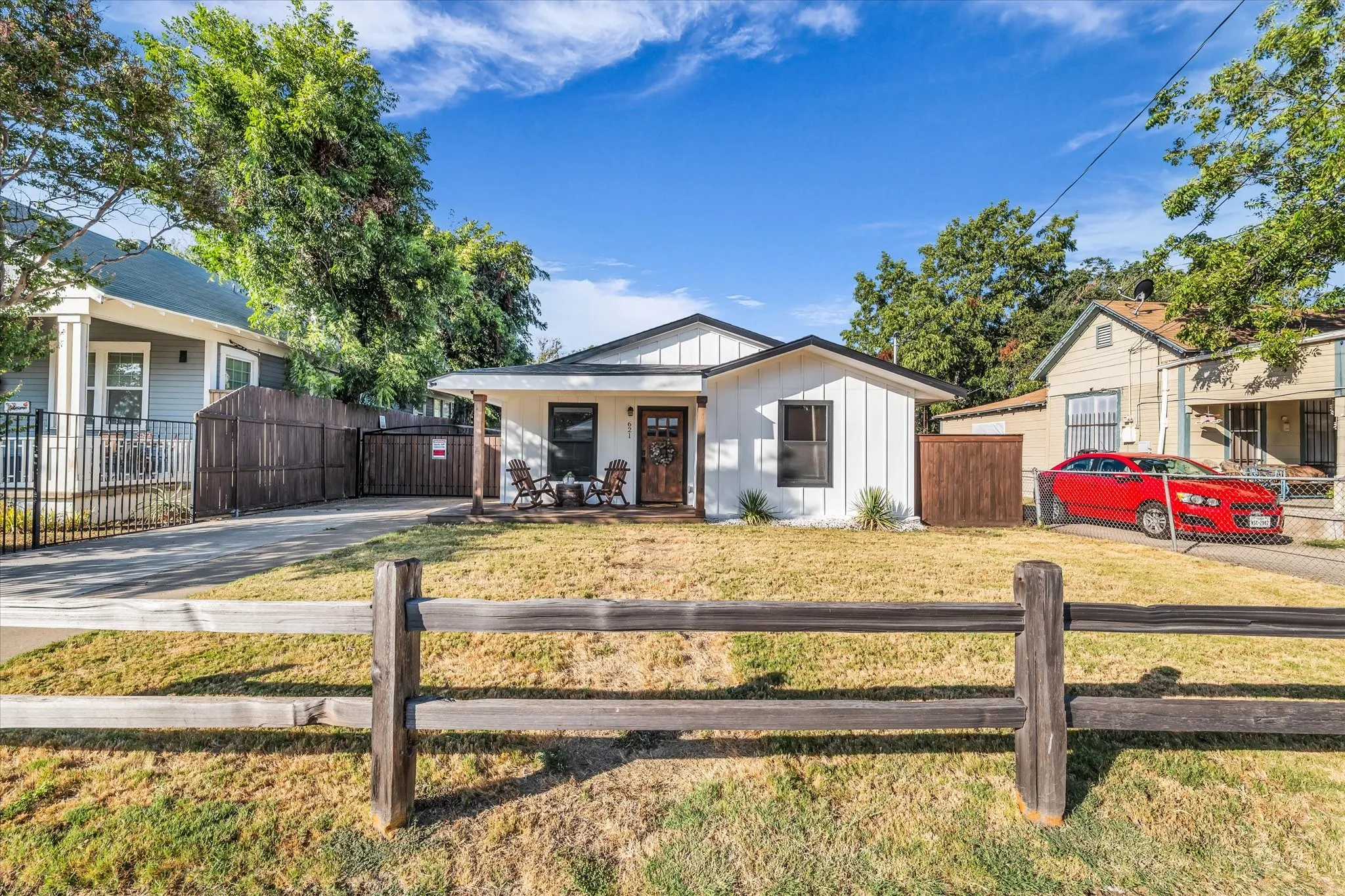 Single Family Residence For Sale in Mc Lennan County , 621 S 9th Street, Waco, Texas 76706, 5 Bedroom, 2 Bathroom, Garage spaces, 1,795 Sqft, built in 1920, mls#21383540, Real Estate Agent in Waco, Homes For Sale in Mc Lennan county, Homes For Sale in Waco, Realtor in Waco Texas, Real Estate Brokerage Independent Realty Texas, Luminita Cordes Realtor