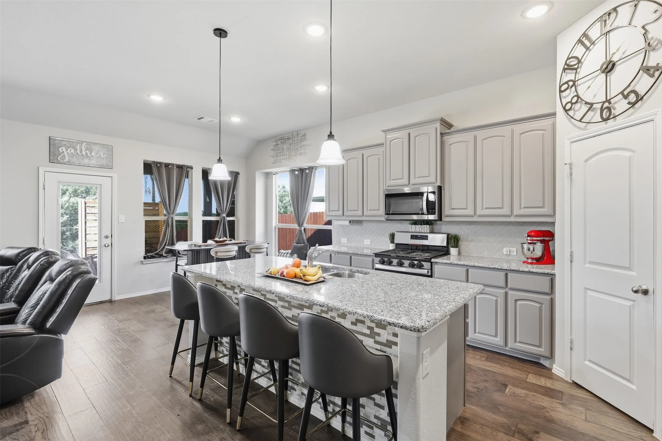 Single Family Residence For Sale in Parker County , 728 Ruellia Street, Weatherford, Texas 76086, 4 Bedroom, 3 Bathroom, 2 Garage spaces, 2,440 Sqft, built in 2022, mls#21384024, Real Estate Agent in Weatherford, Homes For Sale in Parker county, Homes For Sale in Weatherford, Realtor in Weatherford Texas, Real Estate Brokerage Independent Realty Texas, Luminita Cordes Realtor