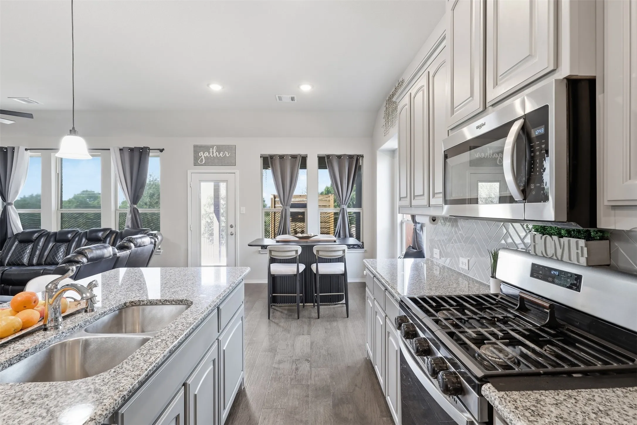 Single Family Residence For Sale in Parker County , 728 Ruellia Street, Weatherford, Texas 76086, 4 Bedroom, 3 Bathroom, 2 Garage spaces, 2,440 Sqft, built in 2022, mls#21384024, Real Estate Agent in Weatherford, Homes For Sale in Parker county, Homes For Sale in Weatherford, Realtor in Weatherford Texas, Real Estate Brokerage Independent Realty Texas, Luminita Cordes Realtor