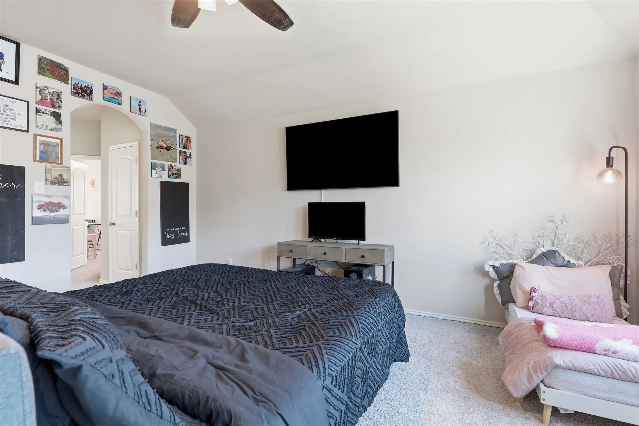 Single Family Residence For Sale in Parker County , 728 Ruellia Street, Weatherford, Texas 76086, 4 Bedroom, 3 Bathroom, 2 Garage spaces, 2,440 Sqft, built in 2022, mls#21384024, Real Estate Agent in Weatherford, Homes For Sale in Parker county, Homes For Sale in Weatherford, Realtor in Weatherford Texas, Real Estate Brokerage Independent Realty Texas, Luminita Cordes Realtor
