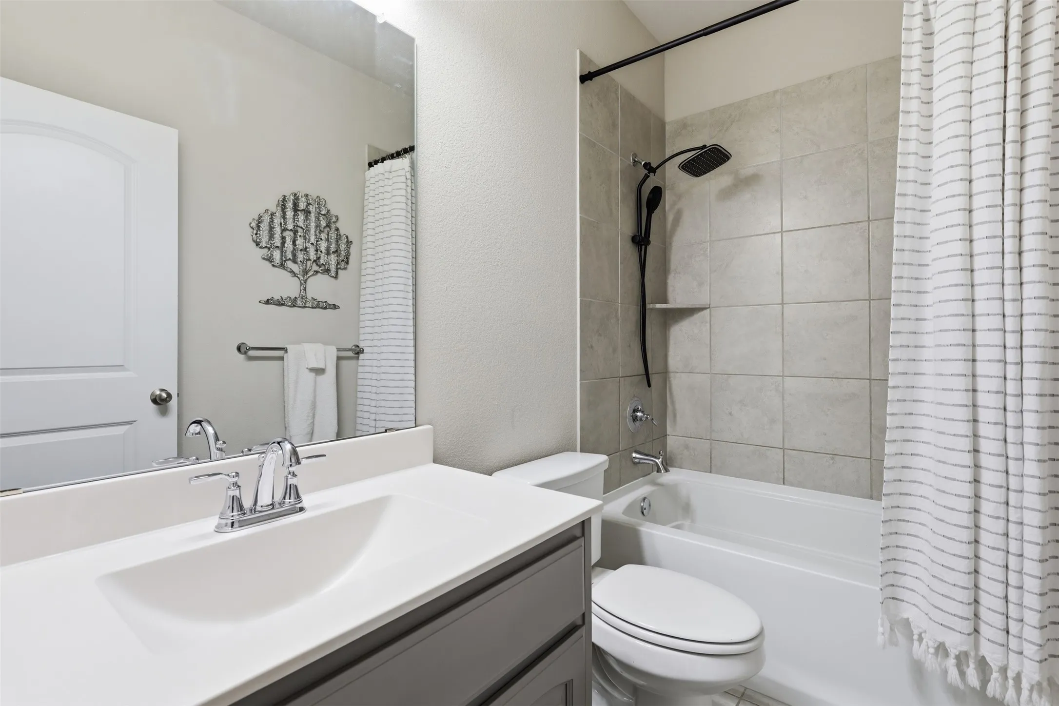 Single Family Residence For Sale in Parker County , 728 Ruellia Street, Weatherford, Texas 76086, 4 Bedroom, 3 Bathroom, 2 Garage spaces, 2,440 Sqft, built in 2022, mls#21384024, Real Estate Agent in Weatherford, Homes For Sale in Parker county, Homes For Sale in Weatherford, Realtor in Weatherford Texas, Real Estate Brokerage Independent Realty Texas, Luminita Cordes Realtor