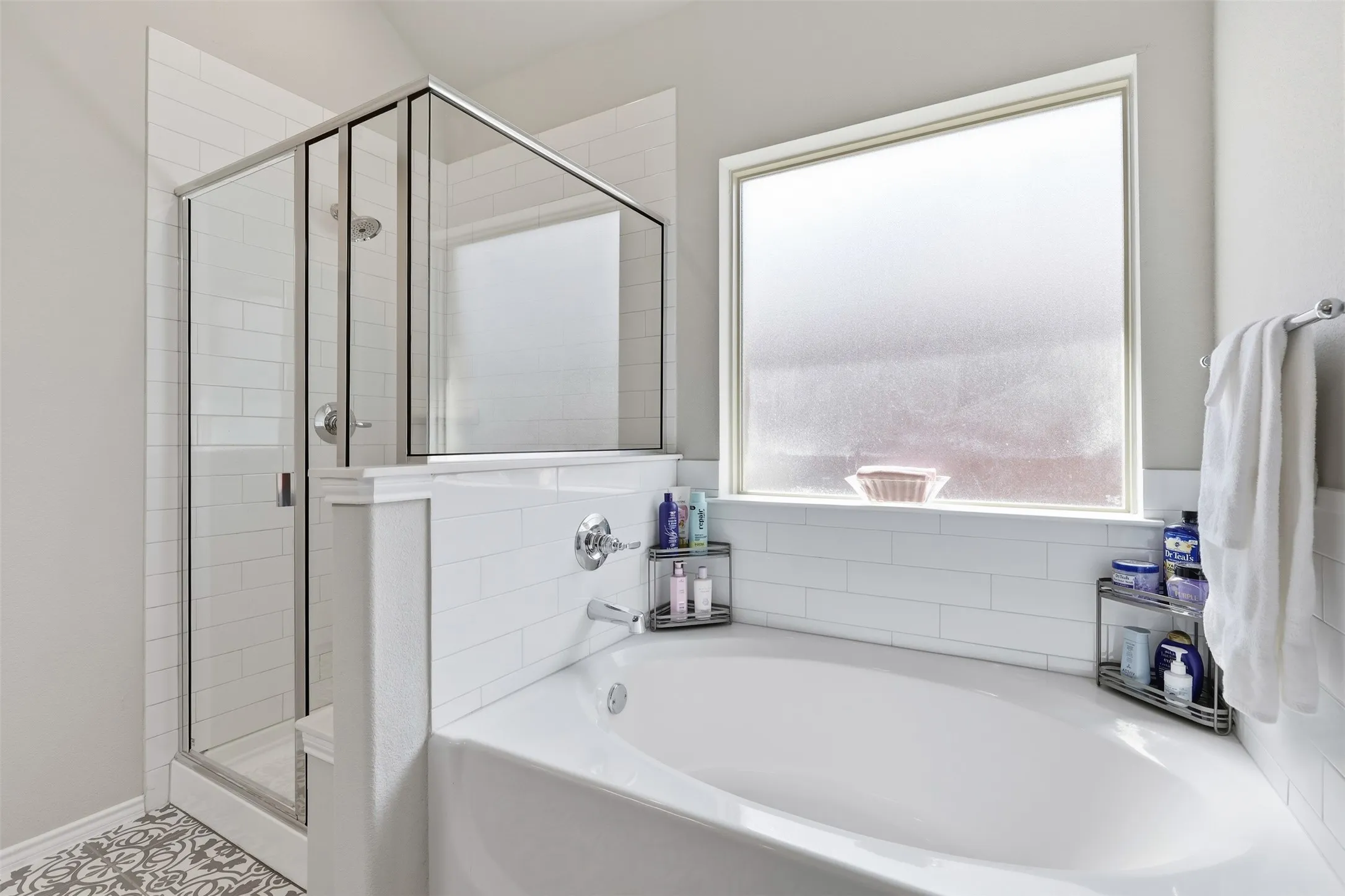 Single Family Residence For Sale in Parker County , 728 Ruellia Street, Weatherford, Texas 76086, 4 Bedroom, 3 Bathroom, 2 Garage spaces, 2,440 Sqft, built in 2022, mls#21384024, Real Estate Agent in Weatherford, Homes For Sale in Parker county, Homes For Sale in Weatherford, Realtor in Weatherford Texas, Real Estate Brokerage Independent Realty Texas, Luminita Cordes Realtor