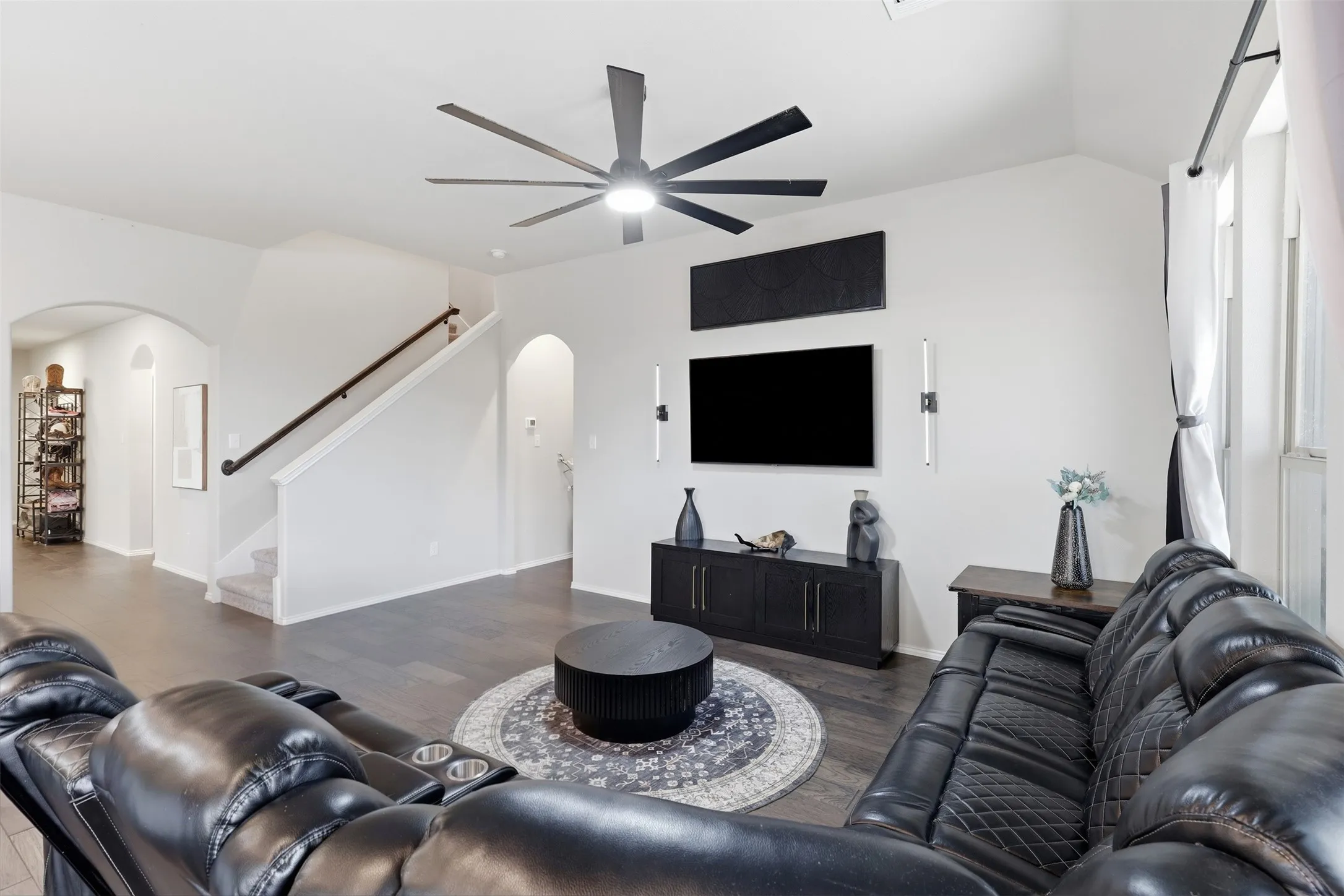 Single Family Residence For Sale in Parker County , 728 Ruellia Street, Weatherford, Texas 76086, 4 Bedroom, 3 Bathroom, 2 Garage spaces, 2,440 Sqft, built in 2022, mls#21384024, Real Estate Agent in Weatherford, Homes For Sale in Parker county, Homes For Sale in Weatherford, Realtor in Weatherford Texas, Real Estate Brokerage Independent Realty Texas, Luminita Cordes Realtor
