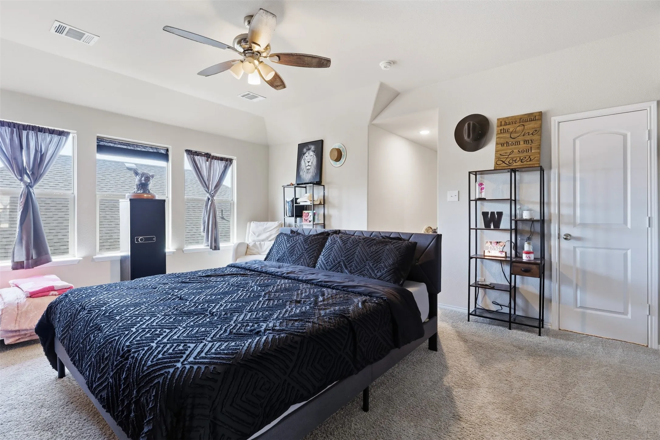 Single Family Residence For Sale in Parker County , 728 Ruellia Street, Weatherford, Texas 76086, 4 Bedroom, 3 Bathroom, 2 Garage spaces, 2,440 Sqft, built in 2022, mls#21384024, Real Estate Agent in Weatherford, Homes For Sale in Parker county, Homes For Sale in Weatherford, Realtor in Weatherford Texas, Real Estate Brokerage Independent Realty Texas, Luminita Cordes Realtor