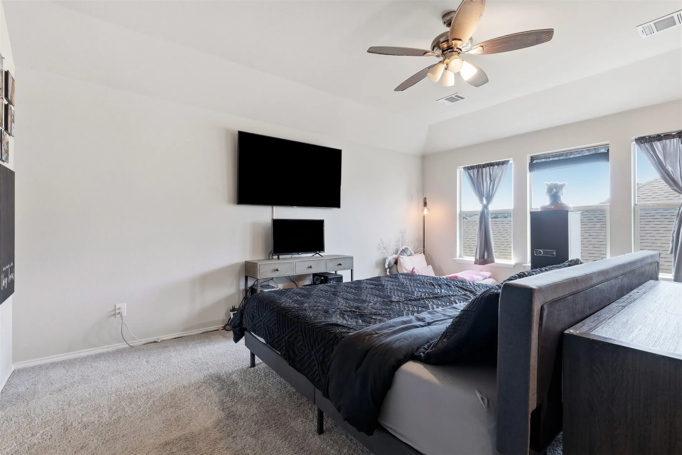Single Family Residence For Sale in Parker County , 728 Ruellia Street, Weatherford, Texas 76086, 4 Bedroom, 3 Bathroom, 2 Garage spaces, 2,440 Sqft, built in 2022, mls#21384024, Real Estate Agent in Weatherford, Homes For Sale in Parker county, Homes For Sale in Weatherford, Realtor in Weatherford Texas, Real Estate Brokerage Independent Realty Texas, Luminita Cordes Realtor