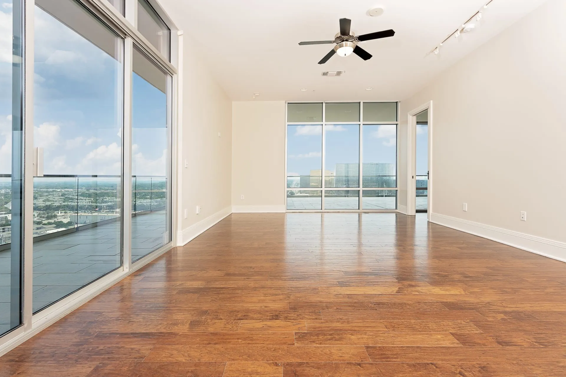 Apartment For Rent in Dallas County , 8066 Park Lane 2015, Dallas, Texas 75231, 3 Bedroom, 3 Bathroom, 2 Garage spaces, 3,819 Sqft, built in 2007, mls#21384207, Real Estate Agent in Dallas, Homes For Rent in Dallas county, Homes For Rent in Dallas, Realtor in Dallas Texas, Real Estate Brokerage Independent Realty Texas, Luminita Cordes Realtor