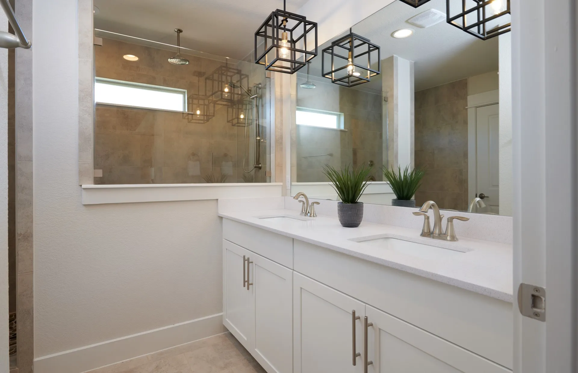 *Model representation. Some features and options may differ - Owner's private bath with double vanity