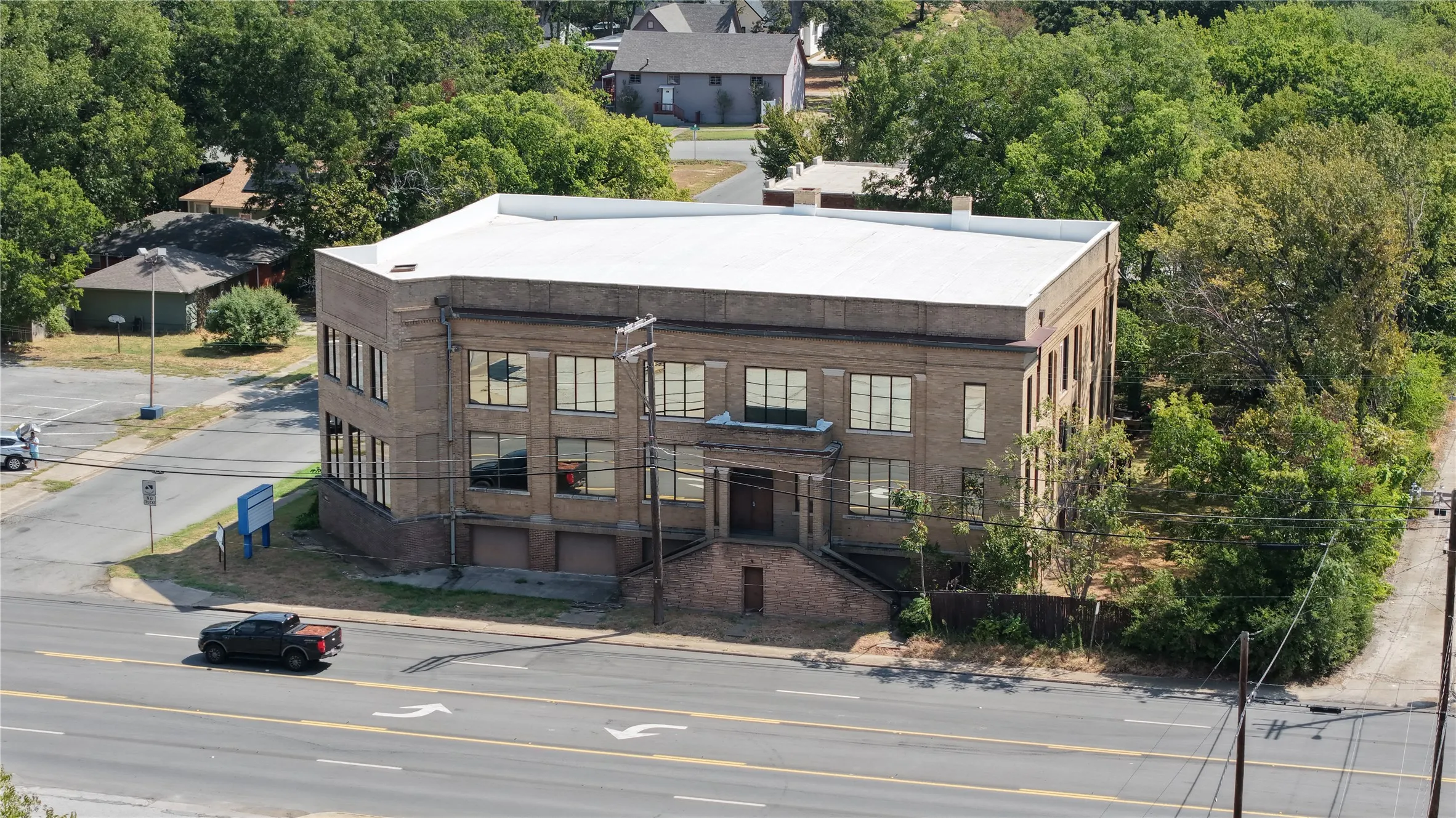 Office For Sale in Grayson County , 1100 S Austin Avenue, Denison, Texas 75020, 0, 0, Garage spaces, 0 Sqft, built in 1924, mls#21384172, Real Estate Agent in Denison, Homes For Sale in Grayson county, Homes For Sale in Denison, Realtor in Denison Texas, Real Estate Brokerage Independent Realty Texas, Luminita Cordes Realtor