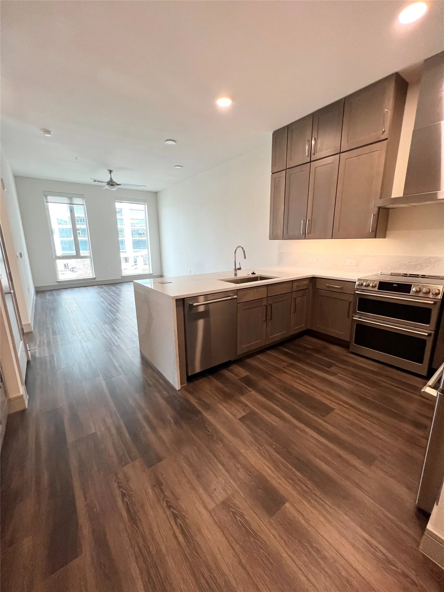 Apartment For Rent in Collin County , 7850 Communications Parkway 1202, Plano, Texas 75024, 1 Bedroom, 2 Bathroom, 2 Garage spaces, 828 Sqft, built in 2019, mls#21384213, Real Estate Agent in Plano, Homes For Rent in Collin county, Homes For Rent in Plano, Realtor in Plano Texas, Real Estate Brokerage Independent Realty Texas, Luminita Cordes Realtor