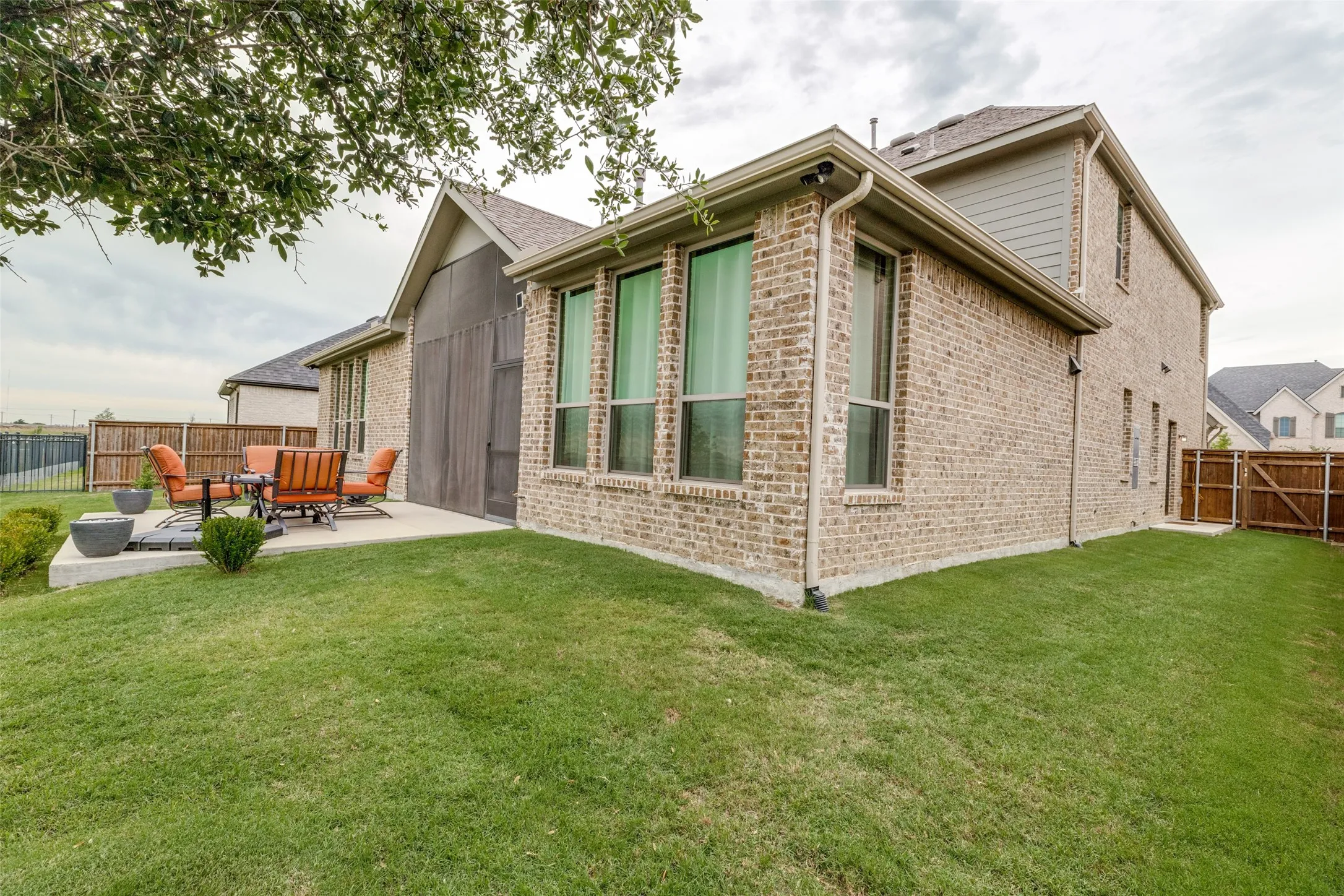 Single Family Residence For Sale in Collin County , 1762 Ellington Drive, Celina, Texas 75009, 5 Bedroom, 5 Bathroom, 3 Garage spaces, 4,365 Sqft, built in 2022, mls#21382387, Real Estate Agent in Celina, Homes For Sale in Collin county, Homes For Sale in Celina, Realtor in Celina Texas, Real Estate Brokerage Independent Realty Texas, Luminita Cordes Realtor