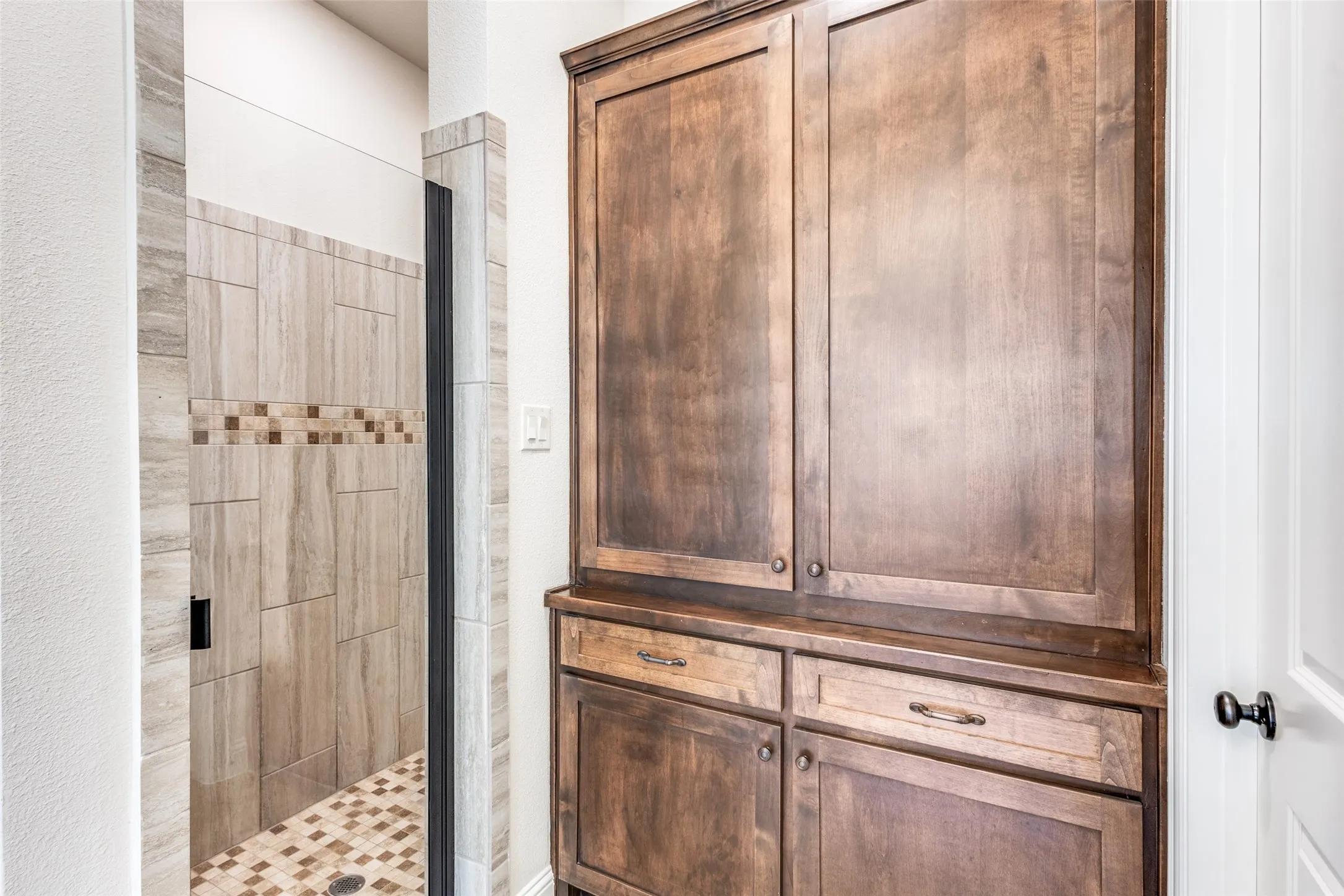 Single Family Residence For Sale in Collin County , 1762 Ellington Drive, Celina, Texas 75009, 5 Bedroom, 5 Bathroom, 3 Garage spaces, 4,365 Sqft, built in 2022, mls#21382387, Real Estate Agent in Celina, Homes For Sale in Collin county, Homes For Sale in Celina, Realtor in Celina Texas, Real Estate Brokerage Independent Realty Texas, Luminita Cordes Realtor