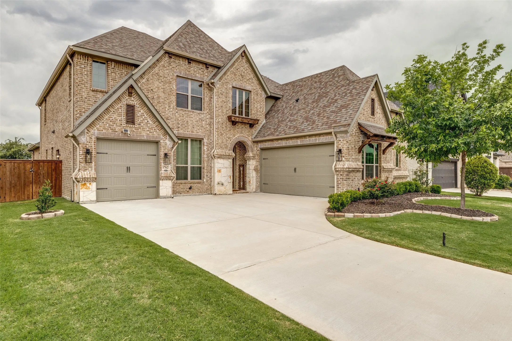 Single Family Residence For Sale in Collin County , 1762 Ellington Drive, Celina, Texas 75009, 5 Bedroom, 5 Bathroom, 3 Garage spaces, 4,365 Sqft, built in 2022, mls#21382387, Real Estate Agent in Celina, Homes For Sale in Collin county, Homes For Sale in Celina, Realtor in Celina Texas, Real Estate Brokerage Independent Realty Texas, Luminita Cordes Realtor