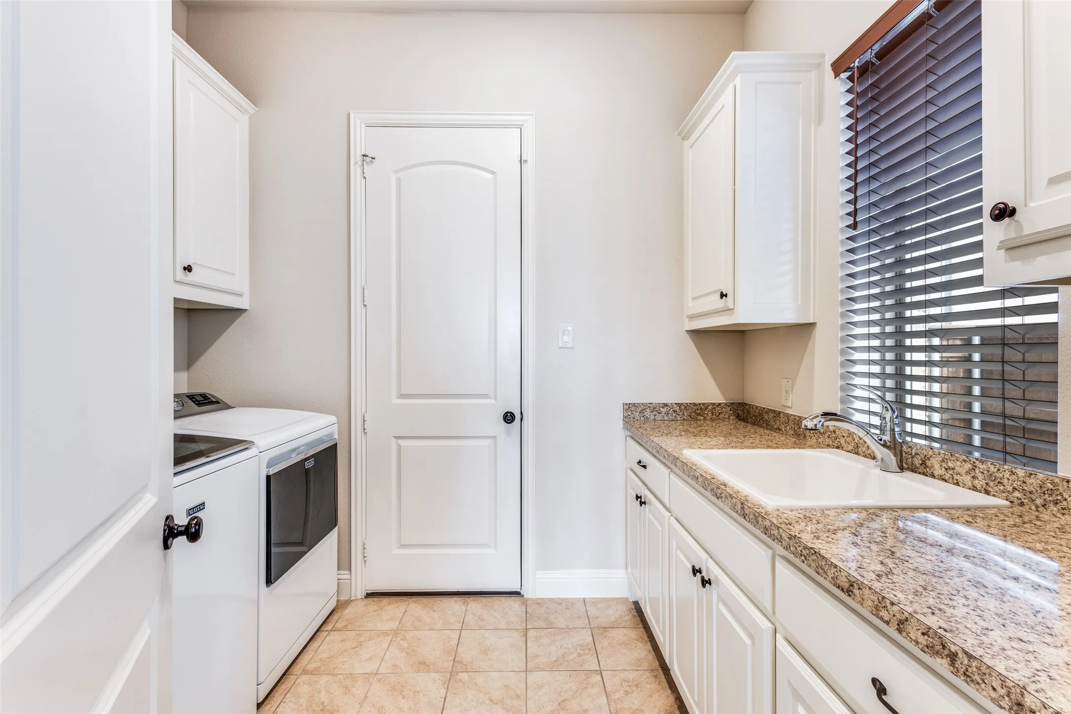 Single Family Residence For Sale in Collin County , 1762 Ellington Drive, Celina, Texas 75009, 5 Bedroom, 5 Bathroom, 3 Garage spaces, 4,365 Sqft, built in 2022, mls#21382387, Real Estate Agent in Celina, Homes For Sale in Collin county, Homes For Sale in Celina, Realtor in Celina Texas, Real Estate Brokerage Independent Realty Texas, Luminita Cordes Realtor