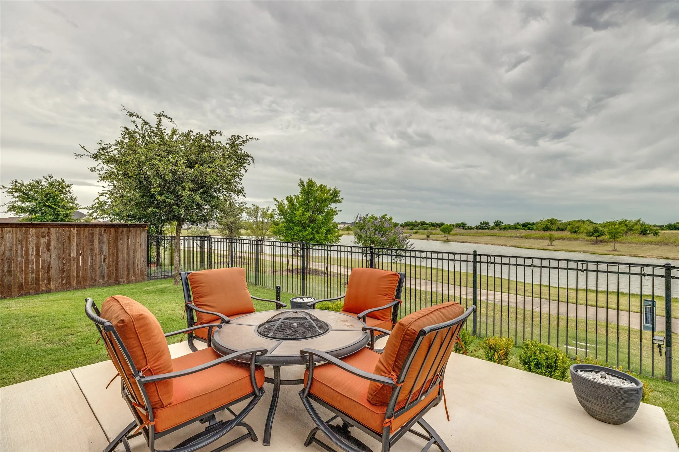 Single Family Residence For Sale in Collin County , 1762 Ellington Drive, Celina, Texas 75009, 5 Bedroom, 5 Bathroom, 3 Garage spaces, 4,365 Sqft, built in 2022, mls#21382387, Real Estate Agent in Celina, Homes For Sale in Collin county, Homes For Sale in Celina, Realtor in Celina Texas, Real Estate Brokerage Independent Realty Texas, Luminita Cordes Realtor