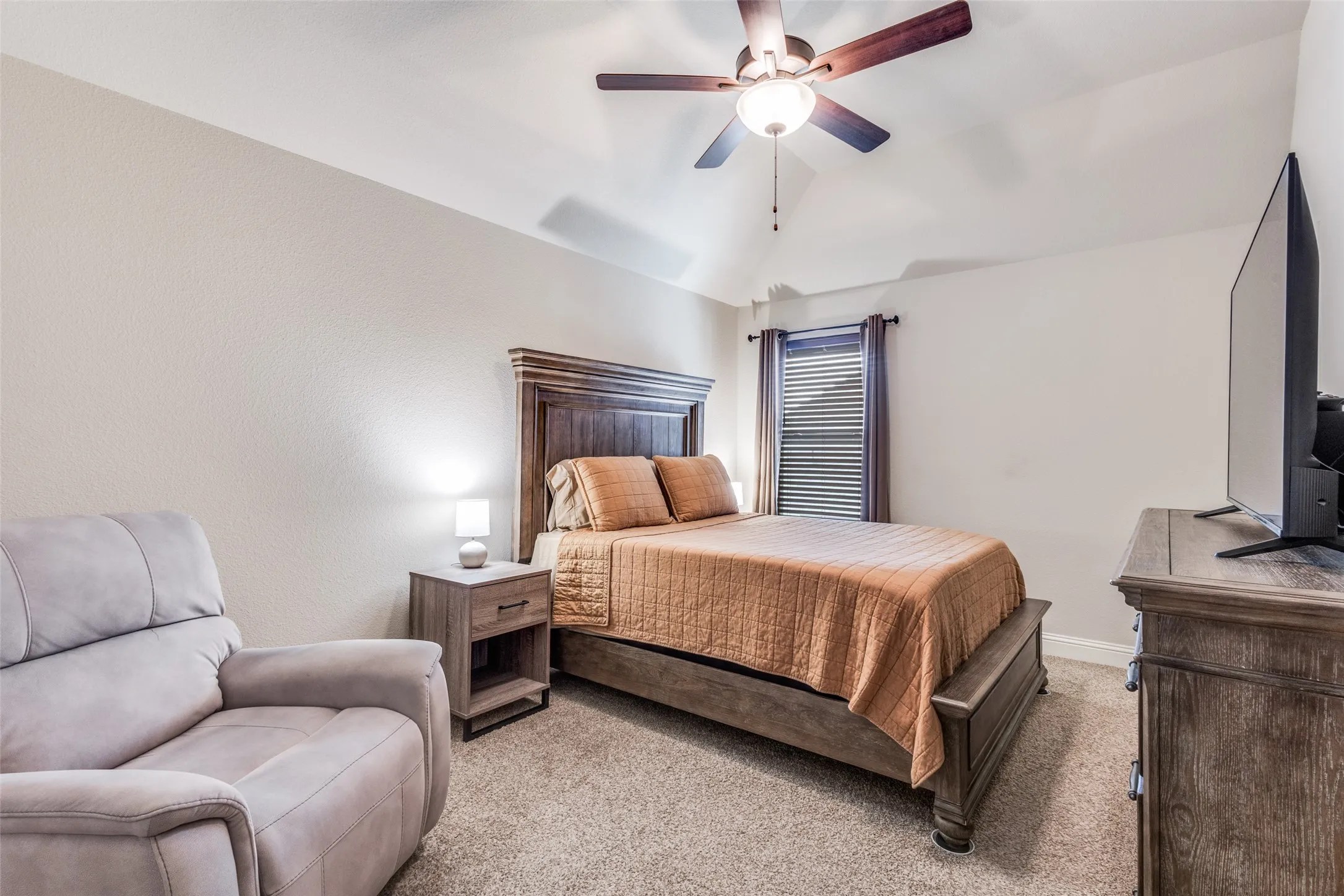 Single Family Residence For Sale in Collin County , 1762 Ellington Drive, Celina, Texas 75009, 5 Bedroom, 5 Bathroom, 3 Garage spaces, 4,365 Sqft, built in 2022, mls#21382387, Real Estate Agent in Celina, Homes For Sale in Collin county, Homes For Sale in Celina, Realtor in Celina Texas, Real Estate Brokerage Independent Realty Texas, Luminita Cordes Realtor