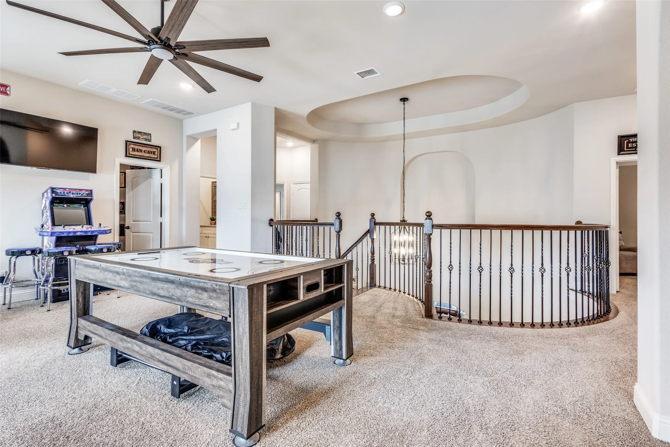 Single Family Residence For Sale in Collin County , 1762 Ellington Drive, Celina, Texas 75009, 5 Bedroom, 5 Bathroom, 3 Garage spaces, 4,365 Sqft, built in 2022, mls#21382387, Real Estate Agent in Celina, Homes For Sale in Collin county, Homes For Sale in Celina, Realtor in Celina Texas, Real Estate Brokerage Independent Realty Texas, Luminita Cordes Realtor