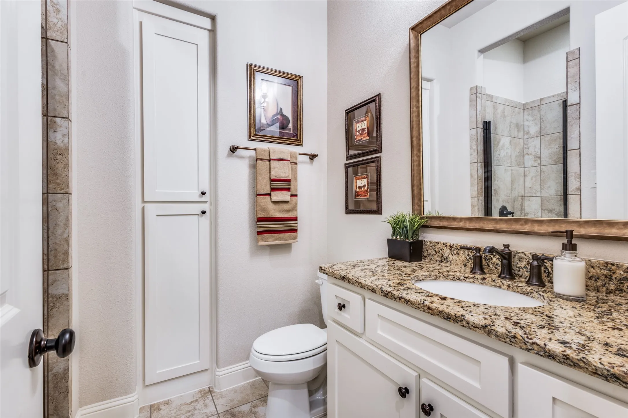 Single Family Residence For Sale in Collin County , 1762 Ellington Drive, Celina, Texas 75009, 5 Bedroom, 5 Bathroom, 3 Garage spaces, 4,365 Sqft, built in 2022, mls#21382387, Real Estate Agent in Celina, Homes For Sale in Collin county, Homes For Sale in Celina, Realtor in Celina Texas, Real Estate Brokerage Independent Realty Texas, Luminita Cordes Realtor