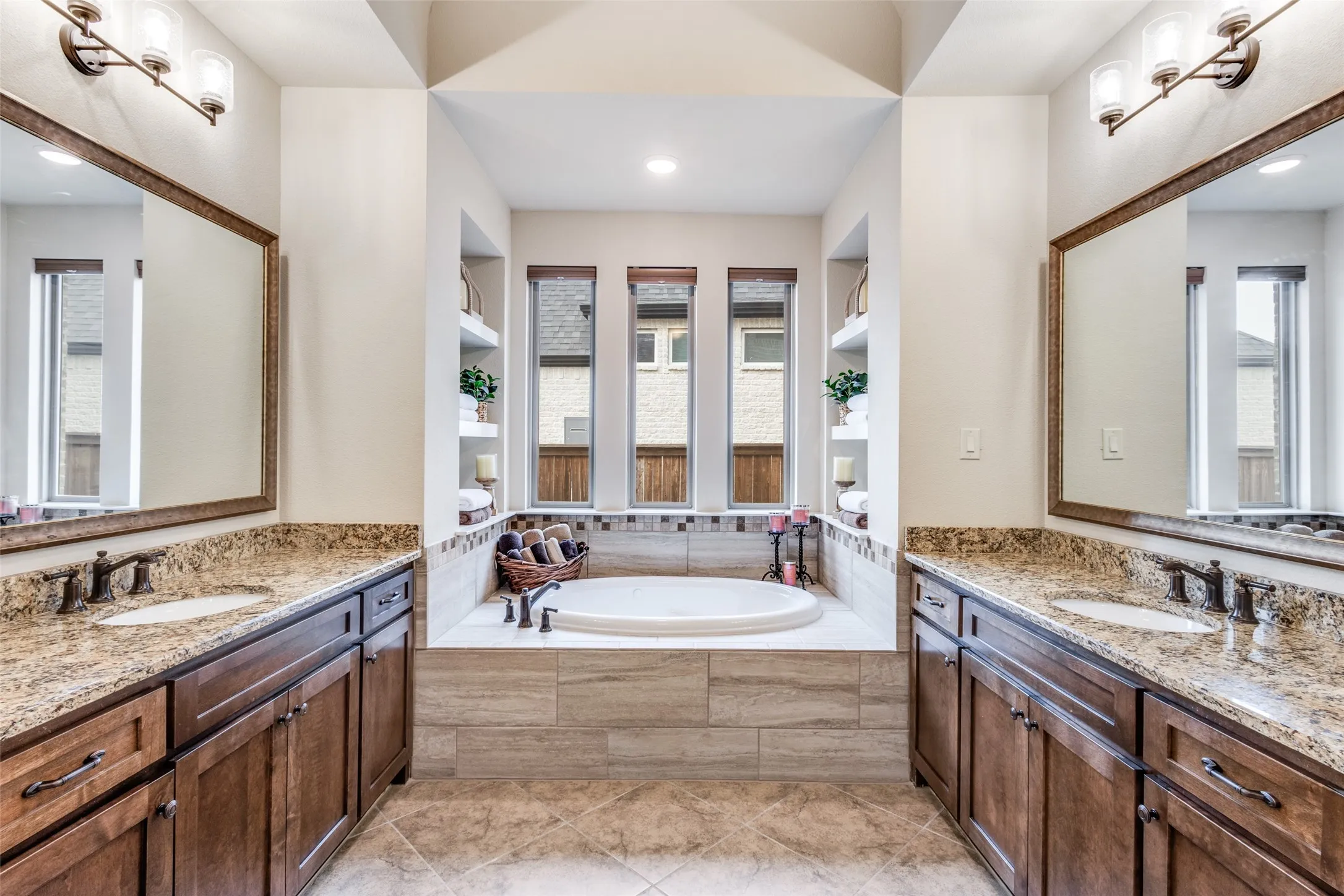 Single Family Residence For Sale in Collin County , 1762 Ellington Drive, Celina, Texas 75009, 5 Bedroom, 5 Bathroom, 3 Garage spaces, 4,365 Sqft, built in 2022, mls#21382387, Real Estate Agent in Celina, Homes For Sale in Collin county, Homes For Sale in Celina, Realtor in Celina Texas, Real Estate Brokerage Independent Realty Texas, Luminita Cordes Realtor