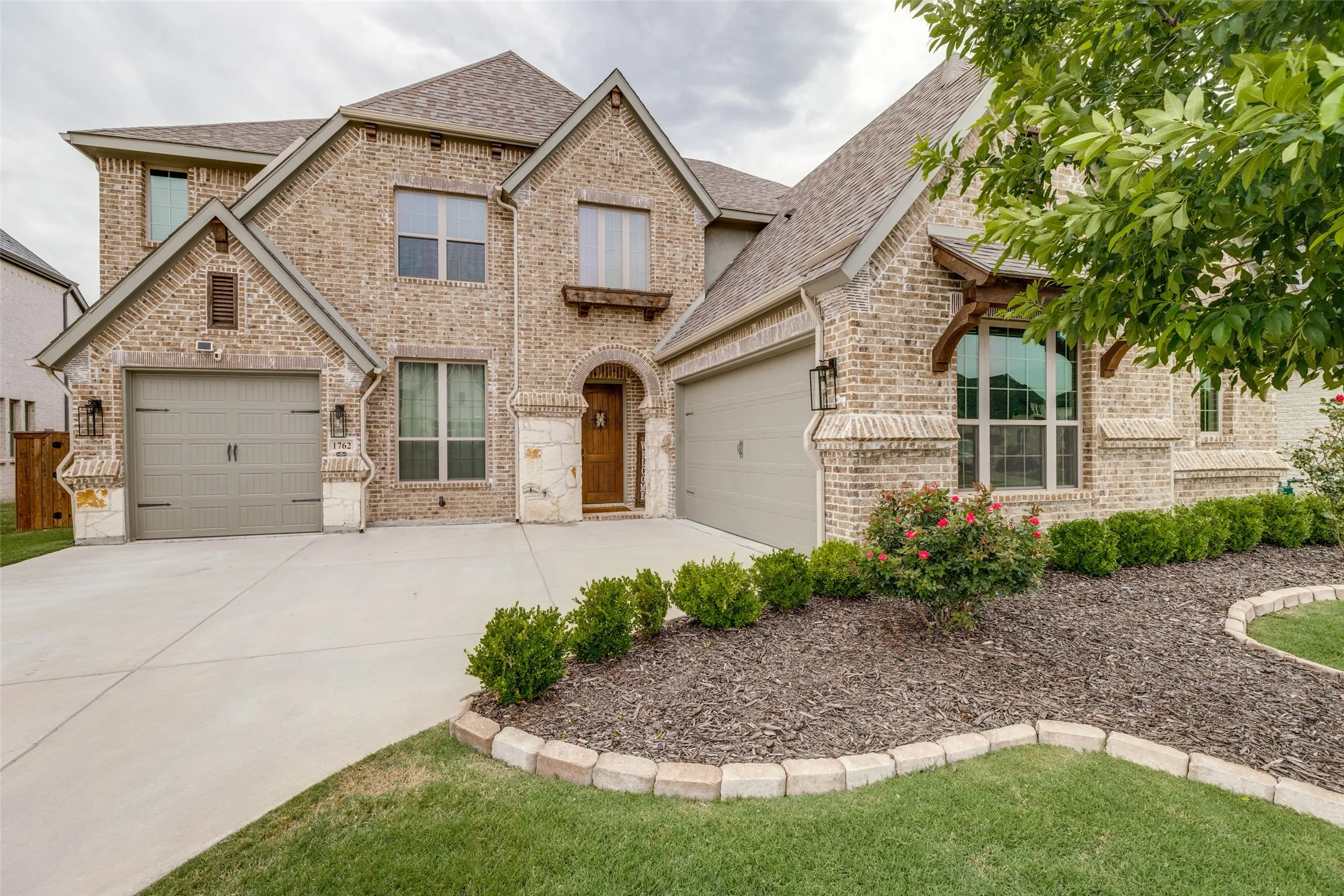 Single Family Residence For Sale in Collin County , 1762 Ellington Drive, Celina, Texas 75009, 5 Bedroom, 5 Bathroom, 3 Garage spaces, 4,365 Sqft, built in 2022, mls#21382387, Real Estate Agent in Celina, Homes For Sale in Collin county, Homes For Sale in Celina, Realtor in Celina Texas, Real Estate Brokerage Independent Realty Texas, Luminita Cordes Realtor