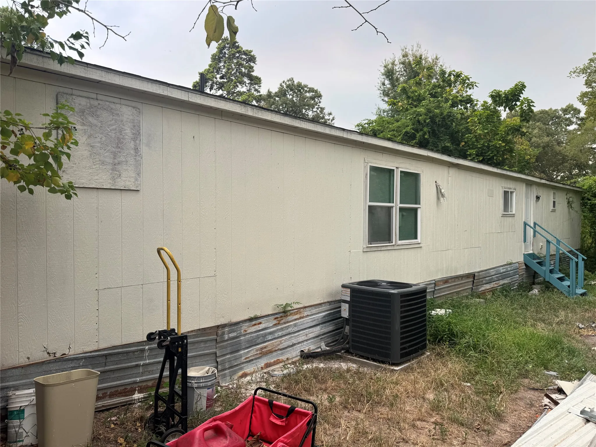 Mobile Home For Sale in Henderson County , 21485 Ravenwood Drive, Chandler, Texas 75758, 2 Bedroom, 2 Bathroom, Garage spaces, 1,088 Sqft, built in 1995, mls#21384223, Real Estate Agent in Chandler, Homes For Sale in Henderson county, Homes For Sale in Chandler, Realtor in Chandler Texas, Real Estate Brokerage Independent Realty Texas, Luminita Cordes Realtor