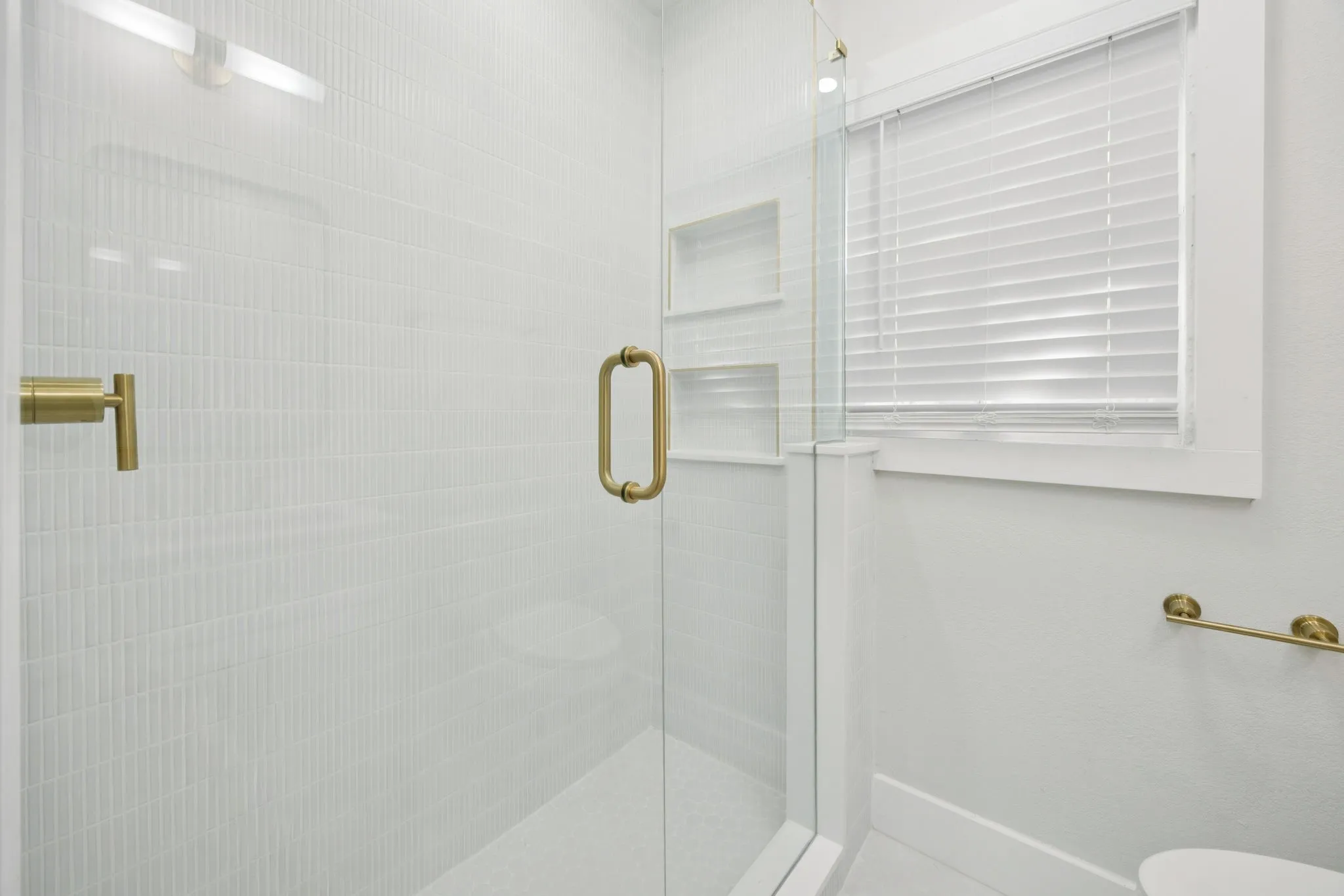 Apartment For Rent in Dallas County , 3210 N Haskell Avenue, Dallas, Texas 75204, 1 Bedroom, 1 Bathroom, Garage spaces, 740 Sqft, built in 1930, mls#21384183, Real Estate Agent in Dallas, Homes For Rent in Dallas county, Homes For Rent in Dallas, Realtor in Dallas Texas, Real Estate Brokerage Independent Realty Texas, Luminita Cordes Realtor