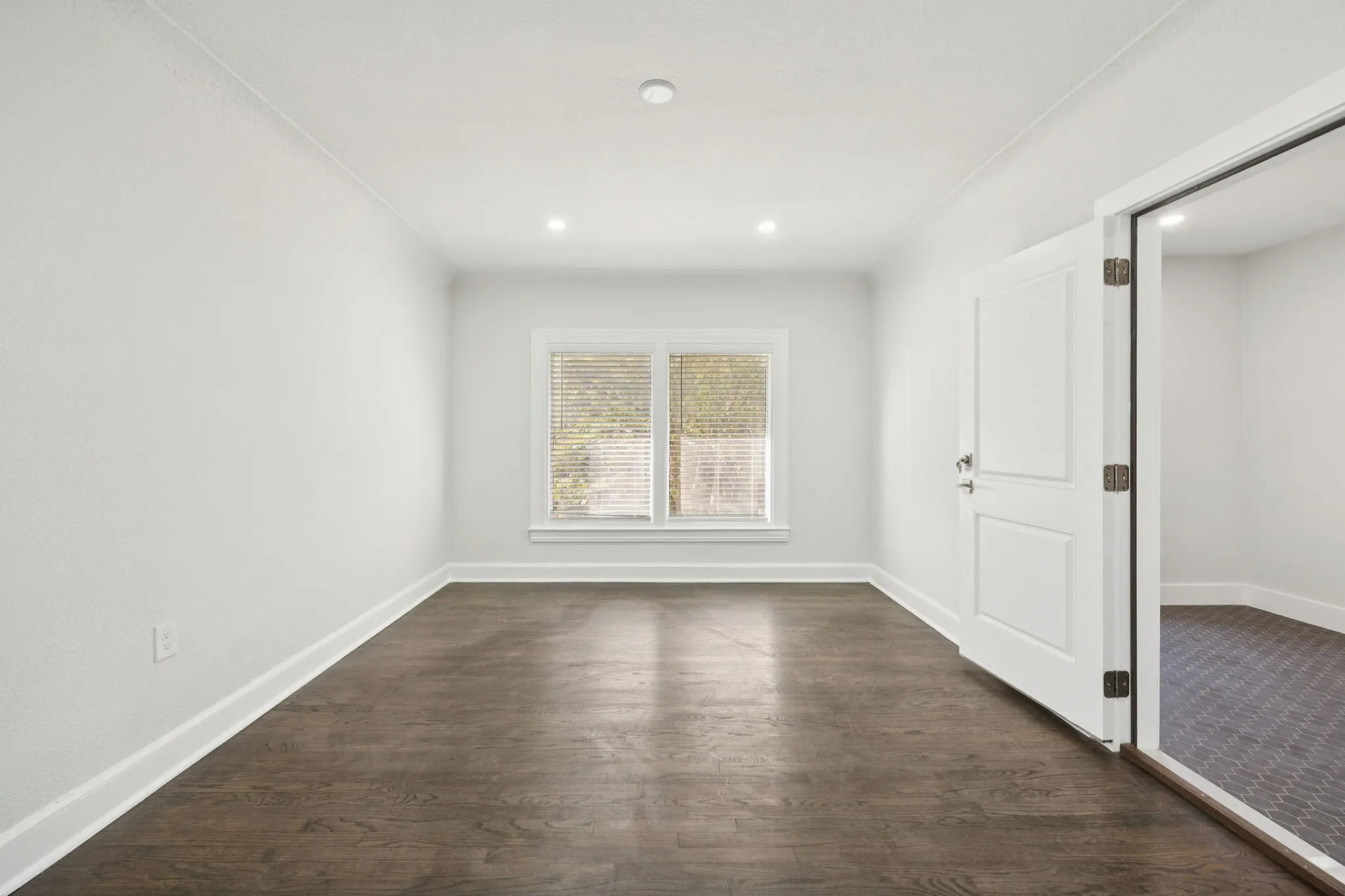 Apartment For Rent in Dallas County , 3210 N Haskell Avenue, Dallas, Texas 75204, 1 Bedroom, 1 Bathroom, Garage spaces, 740 Sqft, built in 1930, mls#21384183, Real Estate Agent in Dallas, Homes For Rent in Dallas county, Homes For Rent in Dallas, Realtor in Dallas Texas, Real Estate Brokerage Independent Realty Texas, Luminita Cordes Realtor