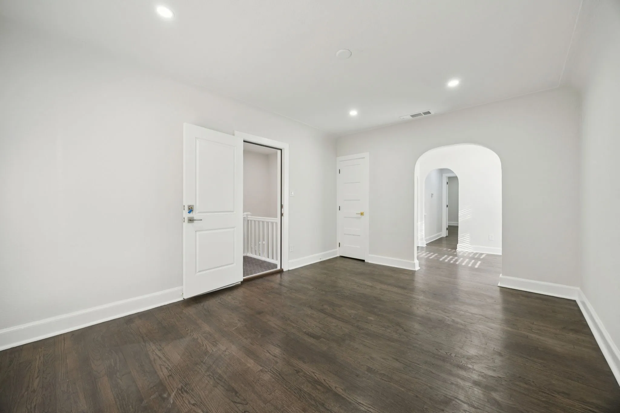 Apartment For Rent in Dallas County , 3210 N Haskell Avenue, Dallas, Texas 75204, 1 Bedroom, 1 Bathroom, Garage spaces, 740 Sqft, built in 1930, mls#21384183, Real Estate Agent in Dallas, Homes For Rent in Dallas county, Homes For Rent in Dallas, Realtor in Dallas Texas, Real Estate Brokerage Independent Realty Texas, Luminita Cordes Realtor
