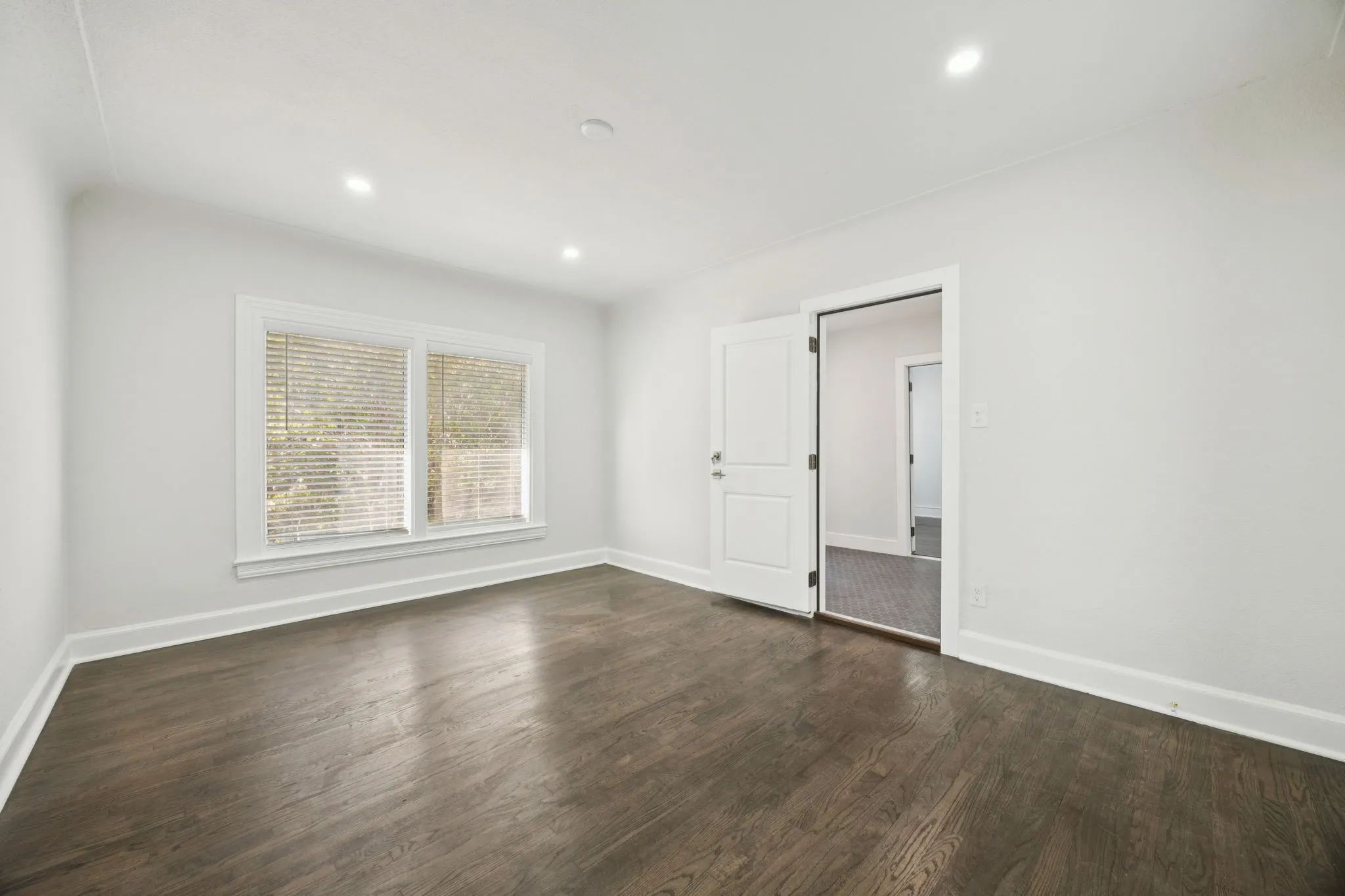 Apartment For Rent in Dallas County , 3210 N Haskell Avenue, Dallas, Texas 75204, 1 Bedroom, 1 Bathroom, Garage spaces, 740 Sqft, built in 1930, mls#21384183, Real Estate Agent in Dallas, Homes For Rent in Dallas county, Homes For Rent in Dallas, Realtor in Dallas Texas, Real Estate Brokerage Independent Realty Texas, Luminita Cordes Realtor