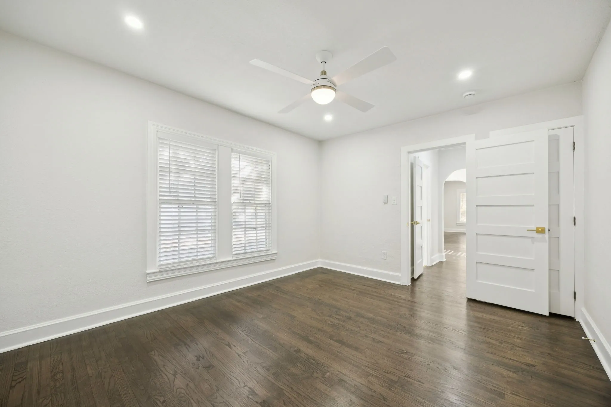 Apartment For Rent in Dallas County , 3210 N Haskell Avenue, Dallas, Texas 75204, 1 Bedroom, 1 Bathroom, Garage spaces, 740 Sqft, built in 1930, mls#21384183, Real Estate Agent in Dallas, Homes For Rent in Dallas county, Homes For Rent in Dallas, Realtor in Dallas Texas, Real Estate Brokerage Independent Realty Texas, Luminita Cordes Realtor