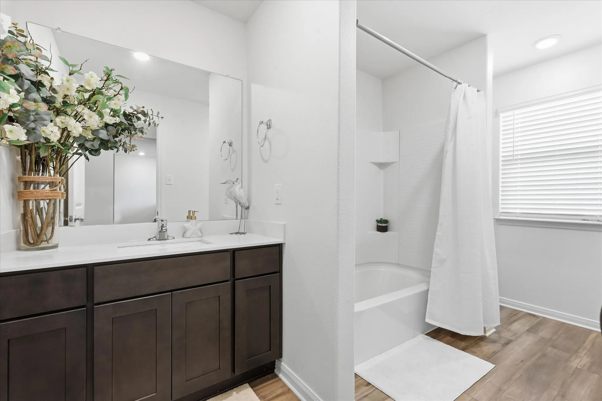 Single Family Residence For Sale in Dallas County , 2031 Canterbury Drive, Seagoville, Texas 75159, 4 Bedroom, 3 Bathroom, 2 Garage spaces, 2,209 Sqft, built in 2021, mls#21383671, Real Estate Agent in Seagoville, Homes For Sale in Dallas county, Homes For Sale in Seagoville, Realtor in Seagoville Texas, Real Estate Brokerage Independent Realty Texas, Luminita Cordes Realtor