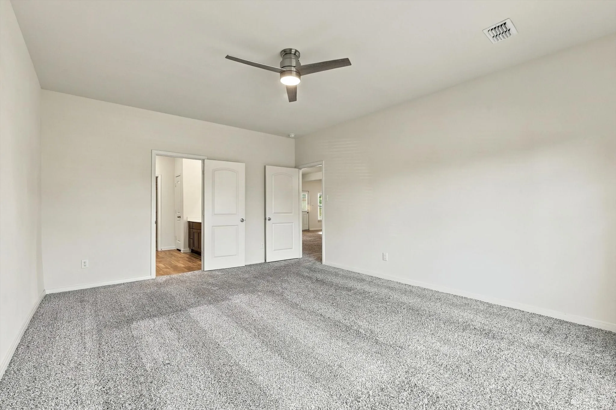 Single Family Residence For Sale in Dallas County , 2031 Canterbury Drive, Seagoville, Texas 75159, 4 Bedroom, 3 Bathroom, 2 Garage spaces, 2,209 Sqft, built in 2021, mls#21383671, Real Estate Agent in Seagoville, Homes For Sale in Dallas county, Homes For Sale in Seagoville, Realtor in Seagoville Texas, Real Estate Brokerage Independent Realty Texas, Luminita Cordes Realtor