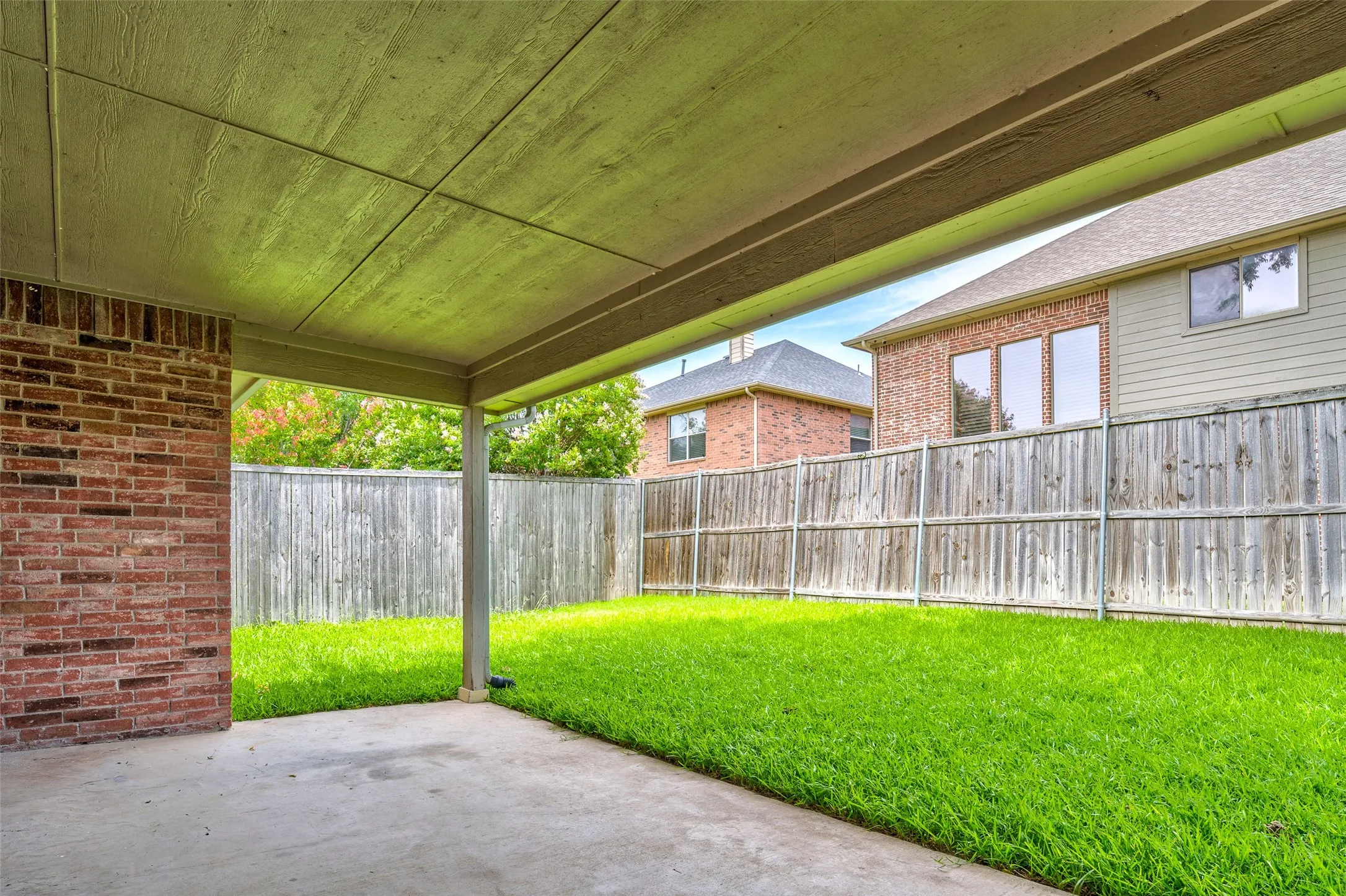 Single Family Residence For Rent in Denton County , 2149 Parkside Drive, Little Elm, Texas 75068, 3 Bedroom, 2 Bathroom, 2 Garage spaces, 1,845 Sqft, built in 2006, mls#21378448, Real Estate Agent in Little Elm, Homes For Rent in Denton county, Homes For Rent in Little Elm, Realtor in Little Elm Texas, Real Estate Brokerage Independent Realty Texas, Luminita Cordes Realtor